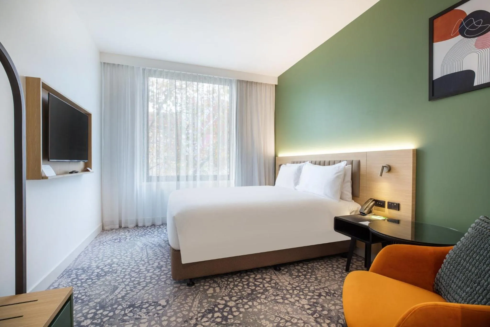 Photo of the whole room, Bed in Holiday Inn Dandenong by IHG