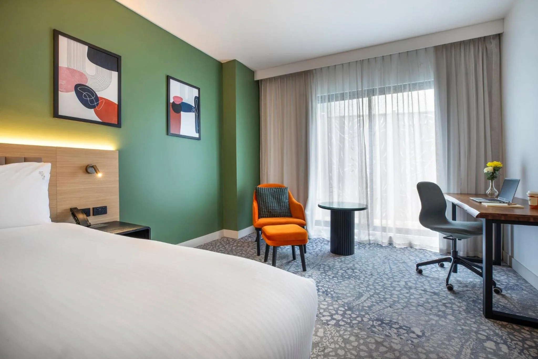 Photo of the whole room, Bed in Holiday Inn Dandenong by IHG