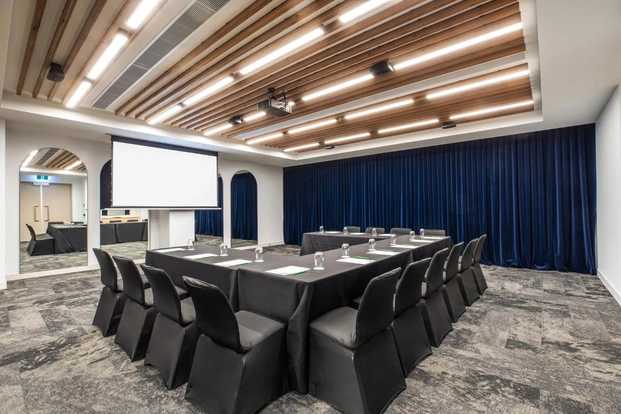 Meeting/conference room in Holiday Inn Dandenong by IHG