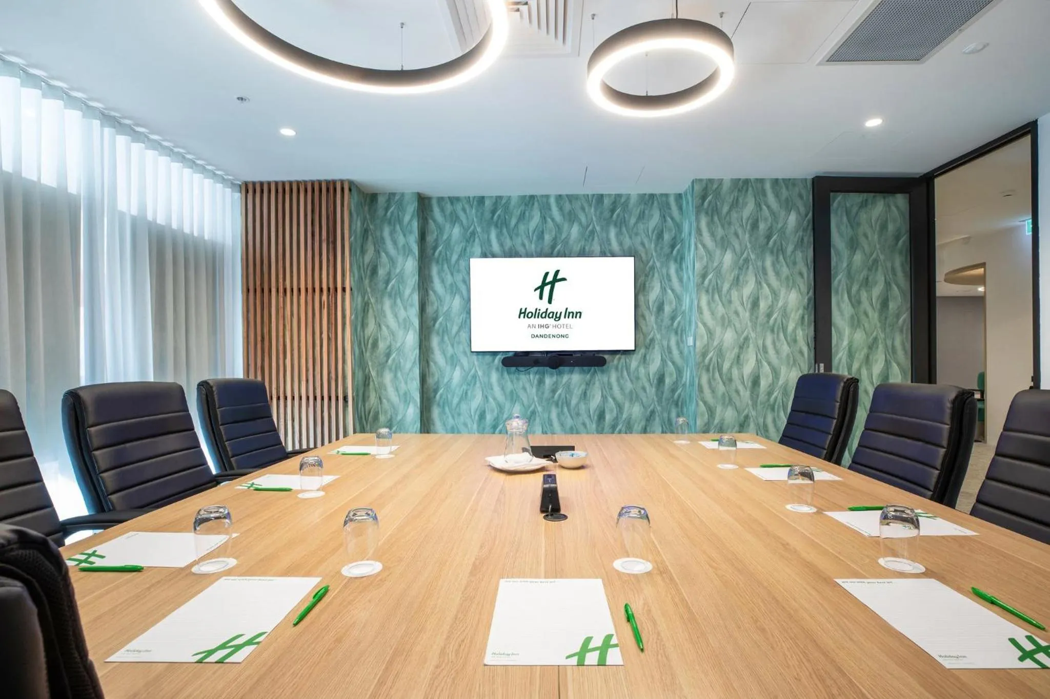 Meeting/conference room in Holiday Inn Dandenong by IHG