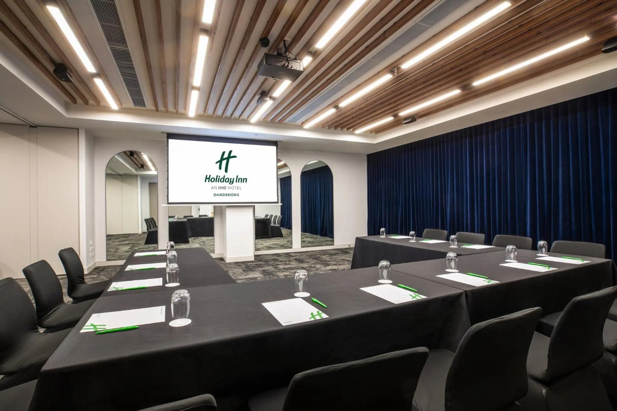 Meeting/conference room in Holiday Inn Dandenong by IHG