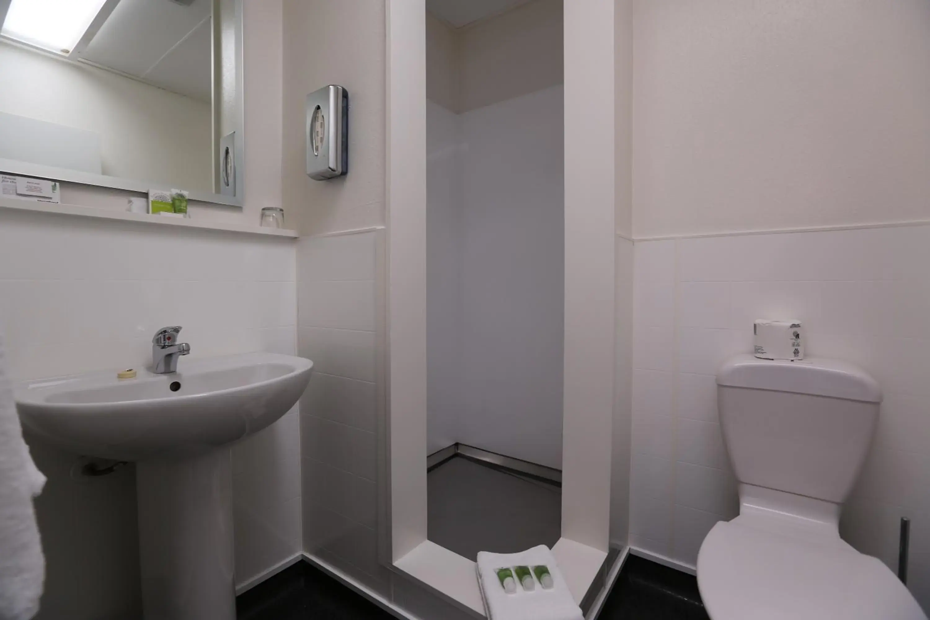 Three-Bedroom Family Room - single occupancy in Heartland Hotel Haast Three-Bedroom Family Room - single occupancy in Heartland Hotel Haast