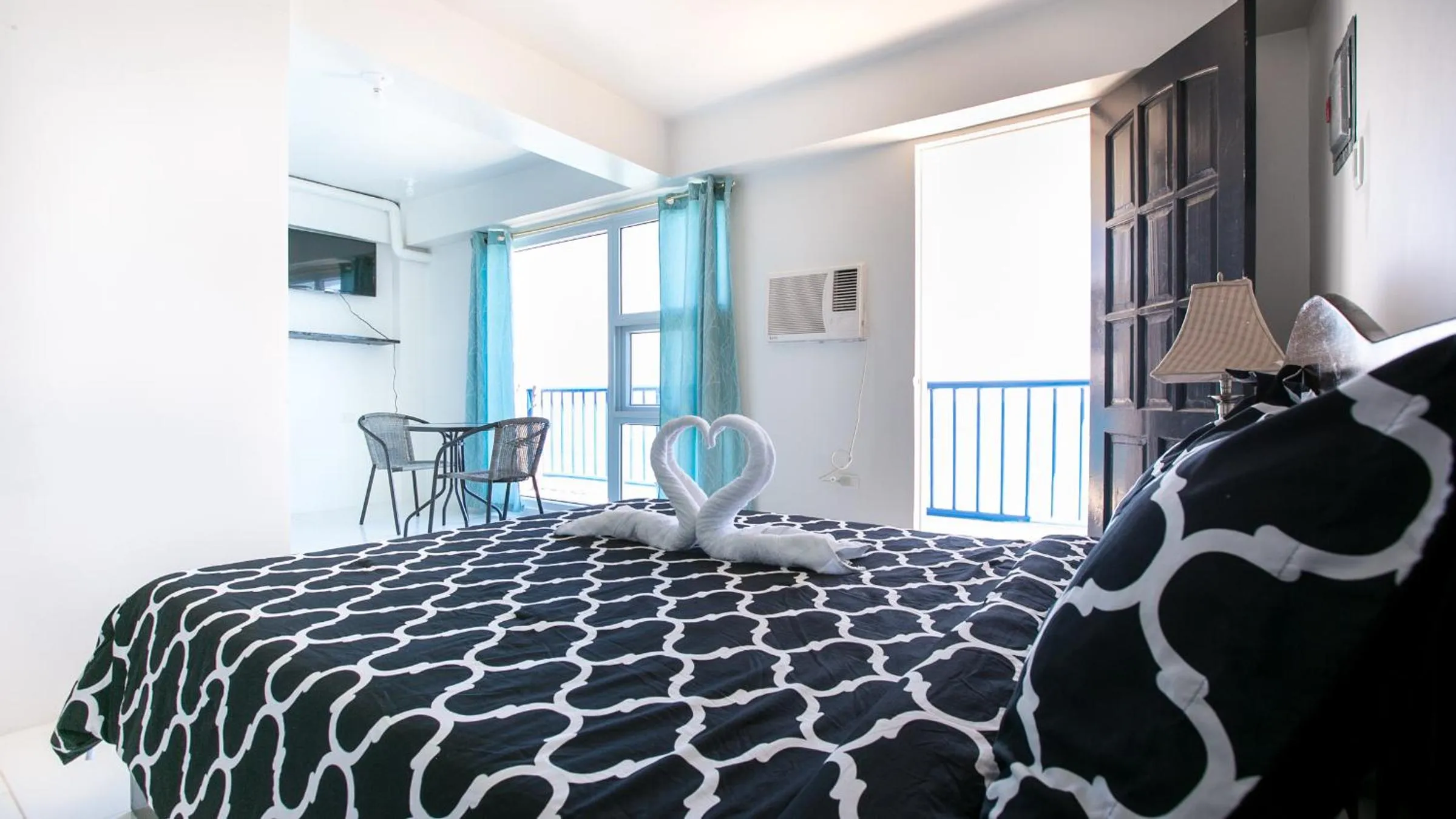 Bed in Jaynet Oceanview Resort