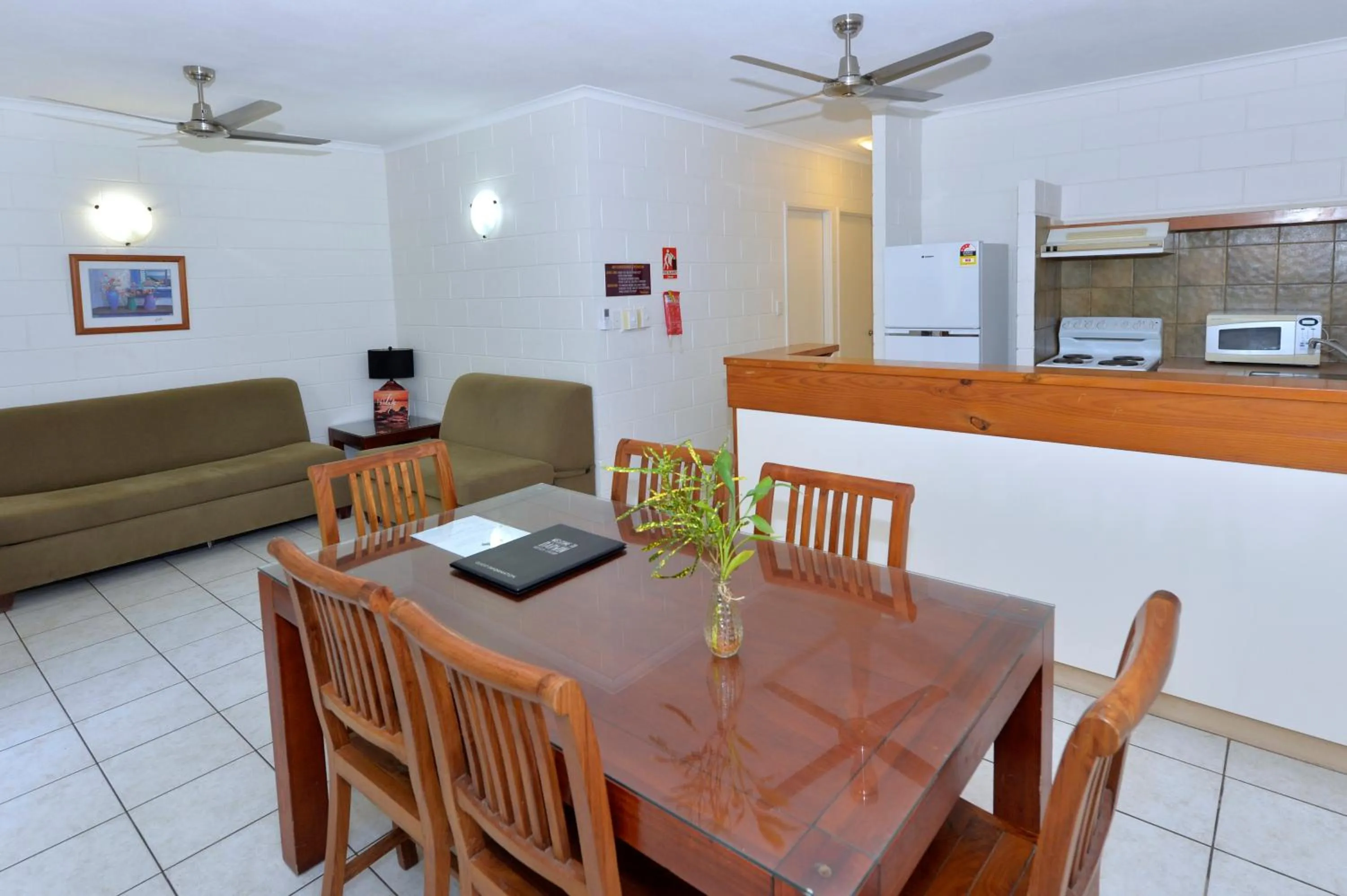 Kitchen or kitchenette in City Gardens Apartments