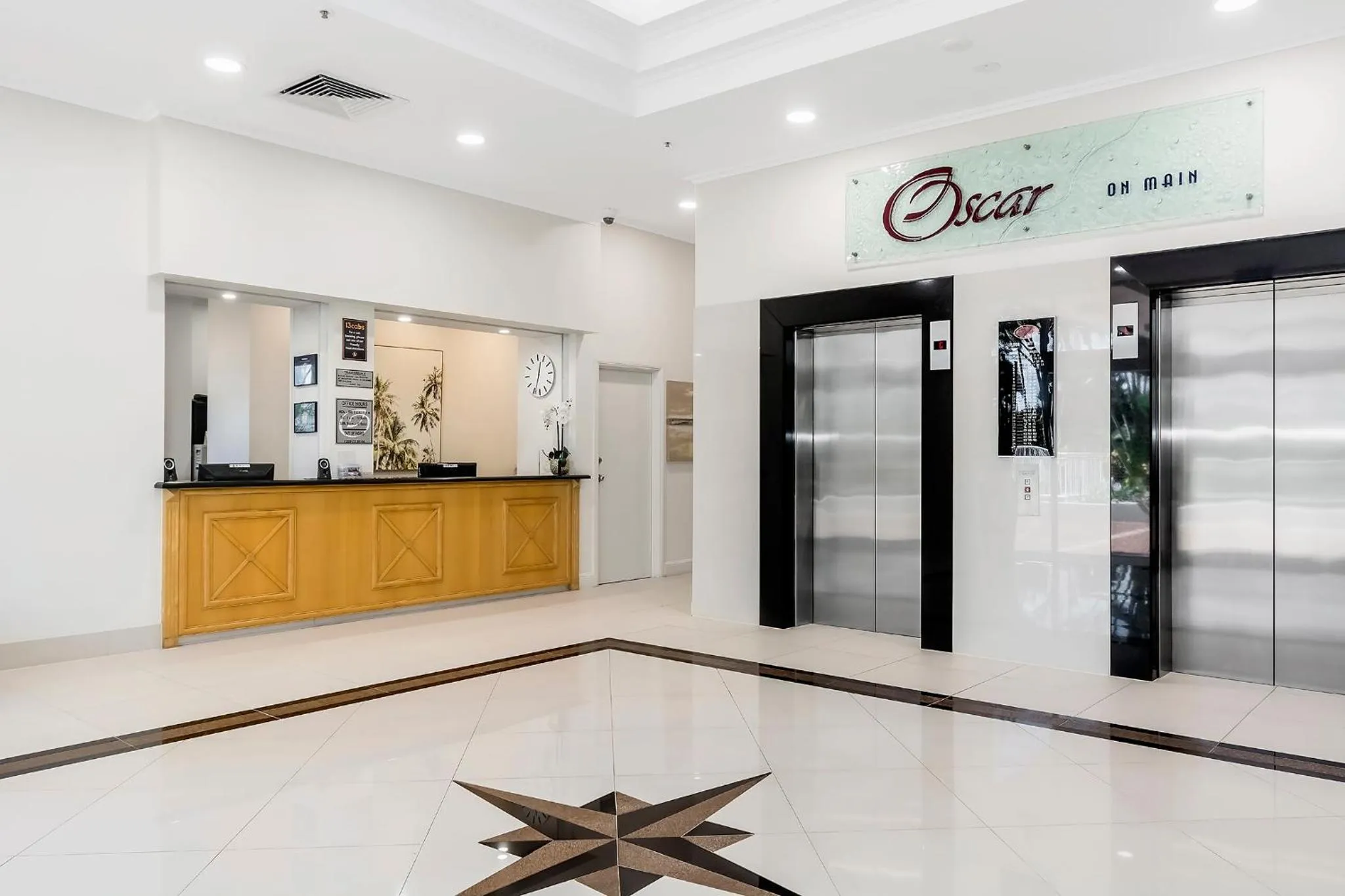 Lobby or reception in Oscar On Main Beach Resort