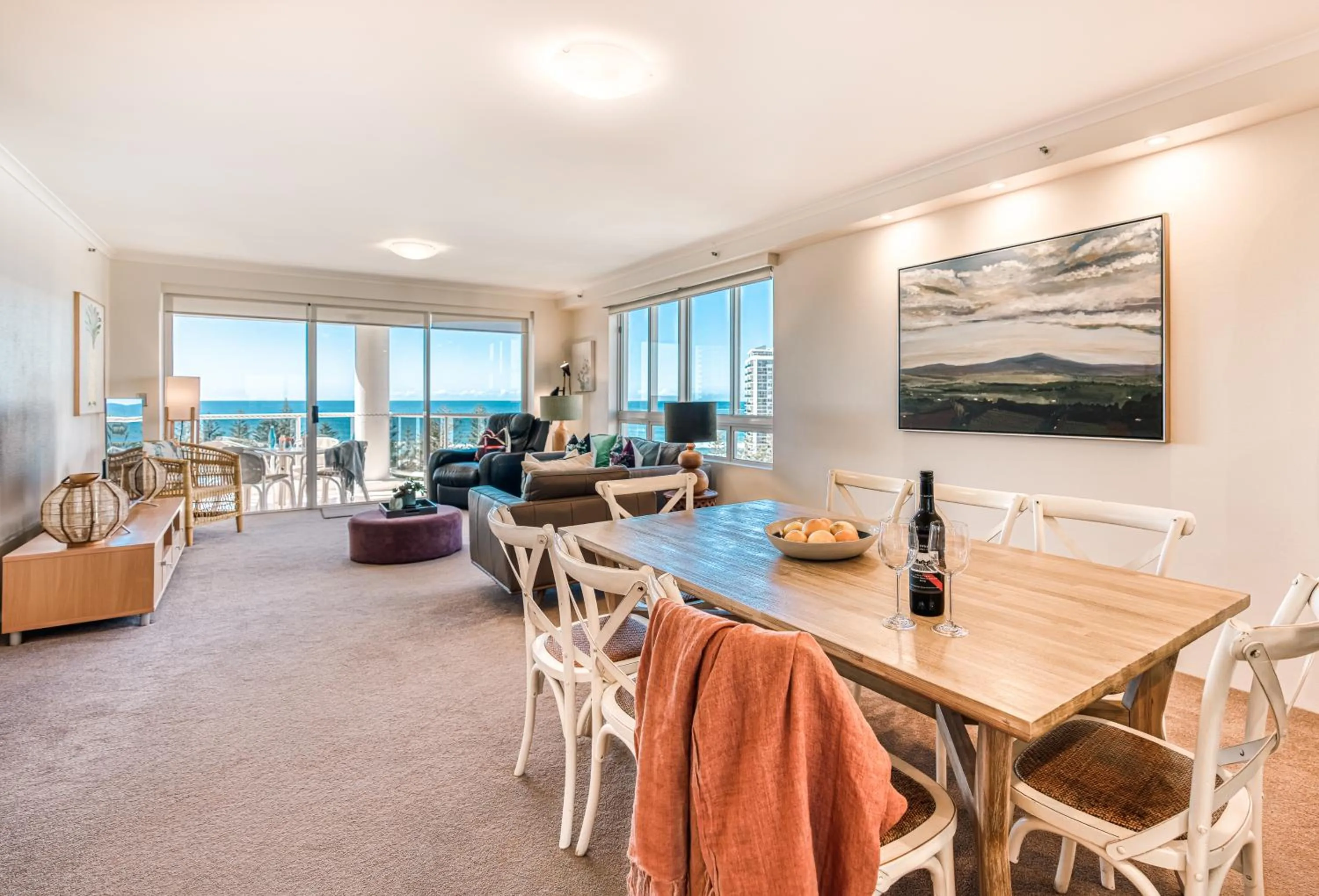 Living room in Oscar On Main Beach Resort