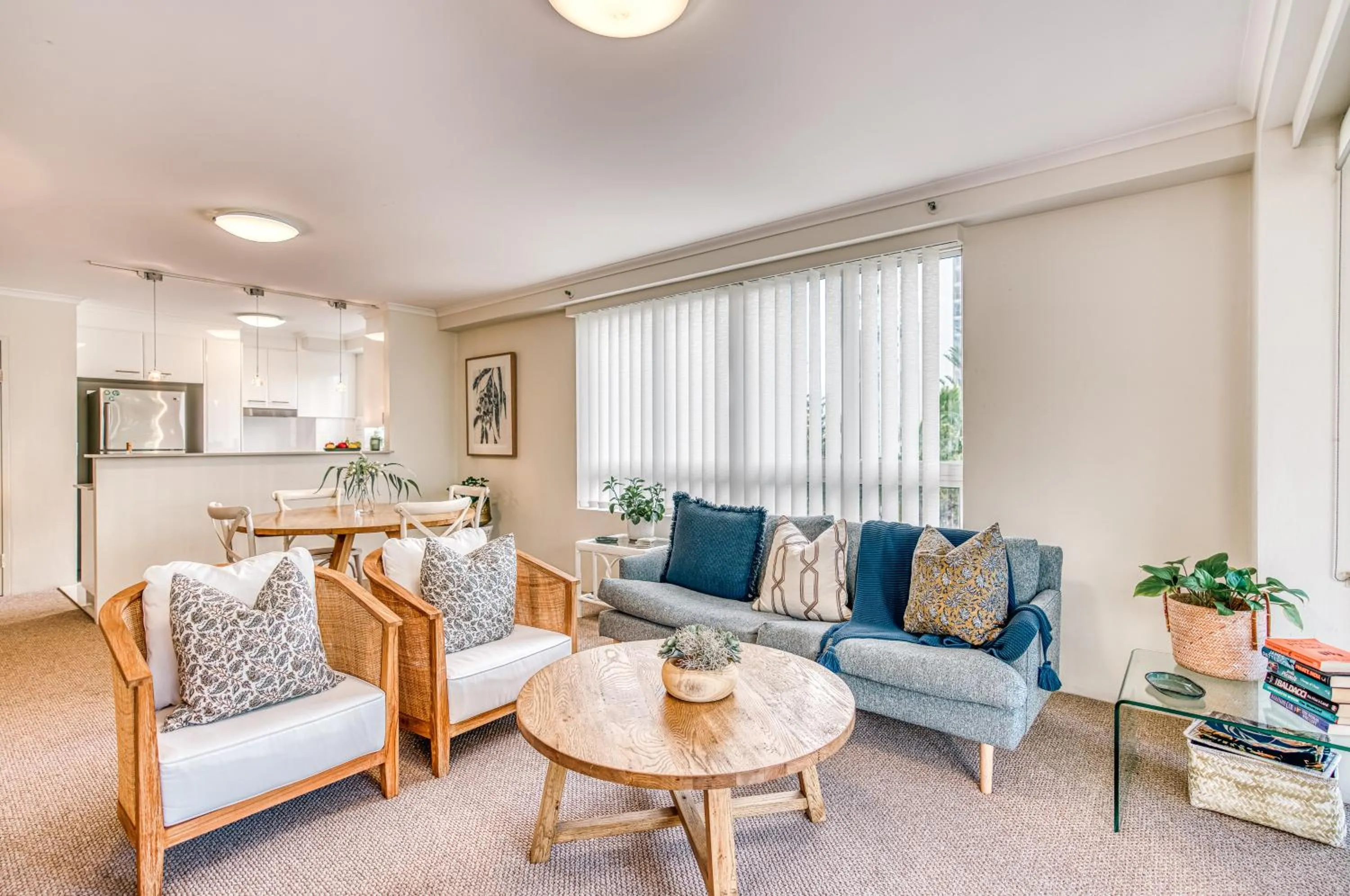 Living room in Oscar On Main Beach Resort