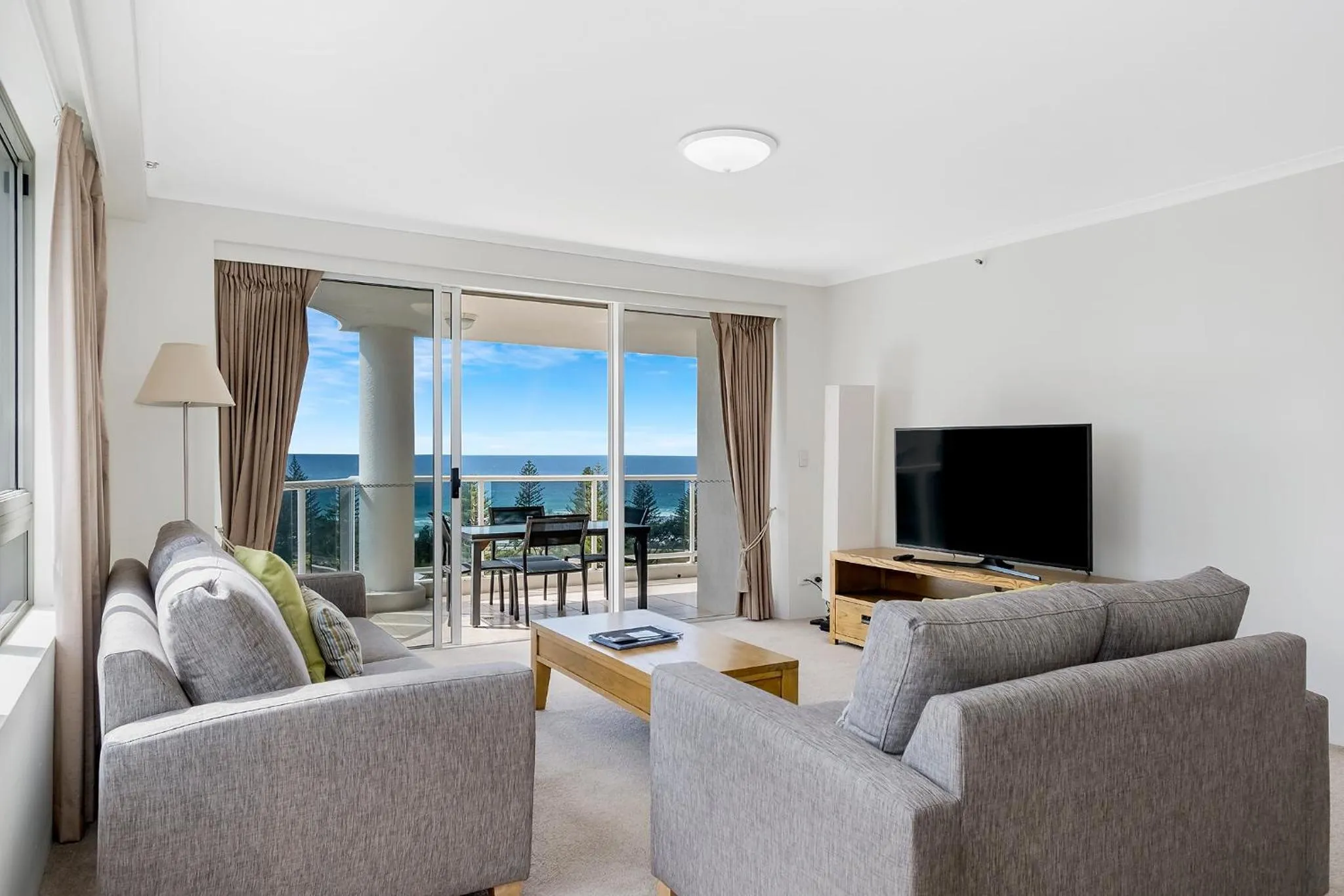 Living room in Oscar On Main Beach Resort