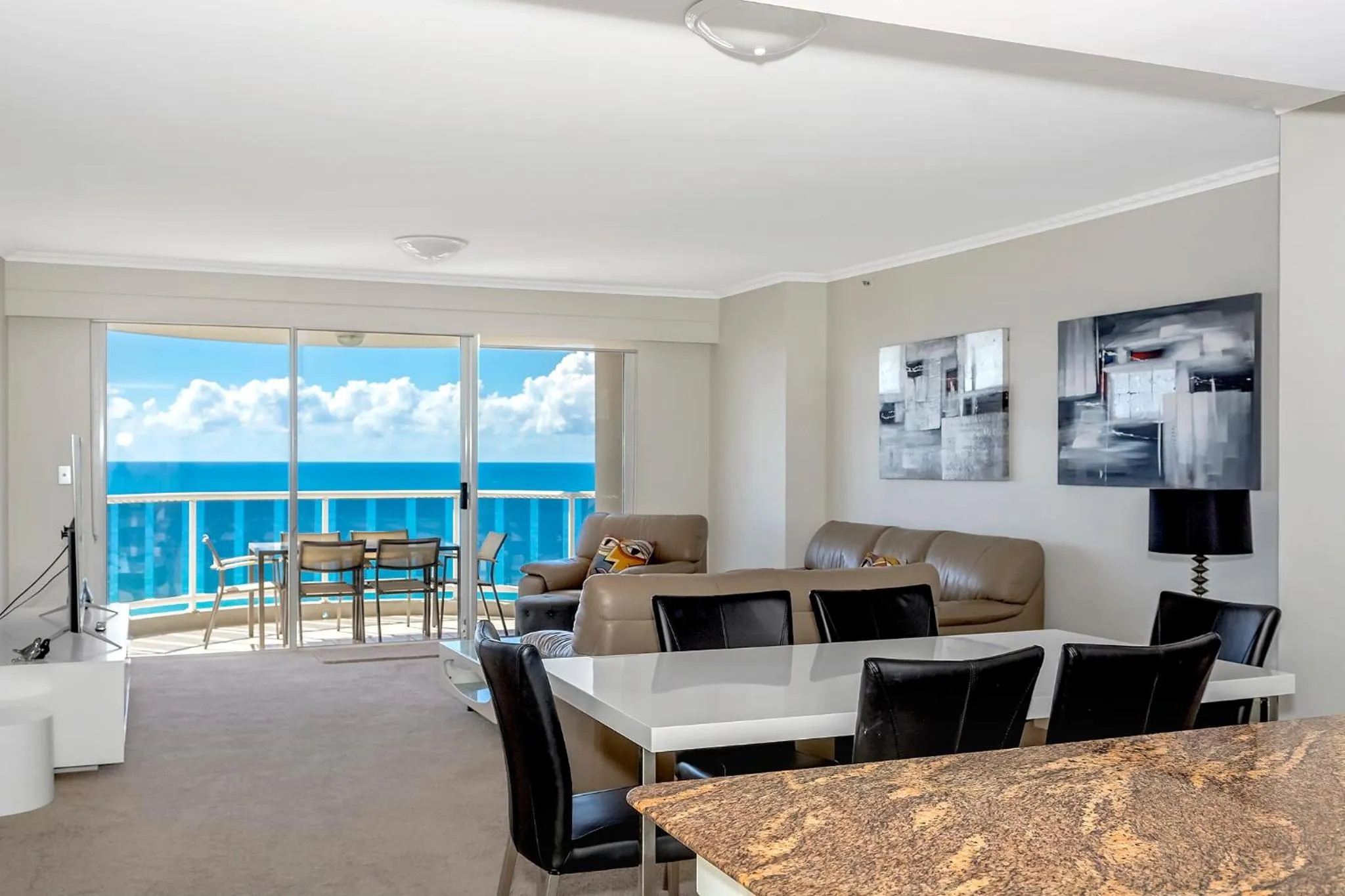 Living room in Oscar On Main Beach Resort