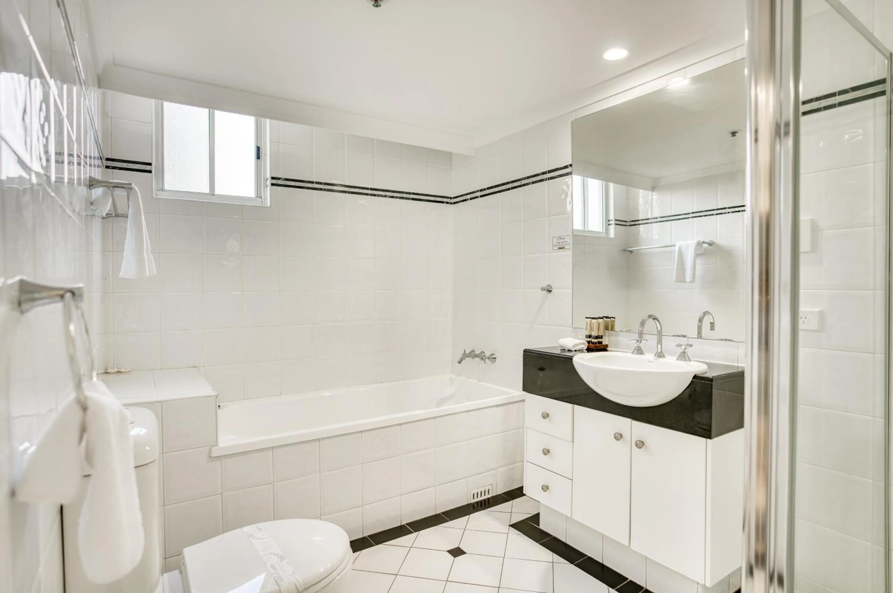 Bathroom in Oscar On Main Beach Resort