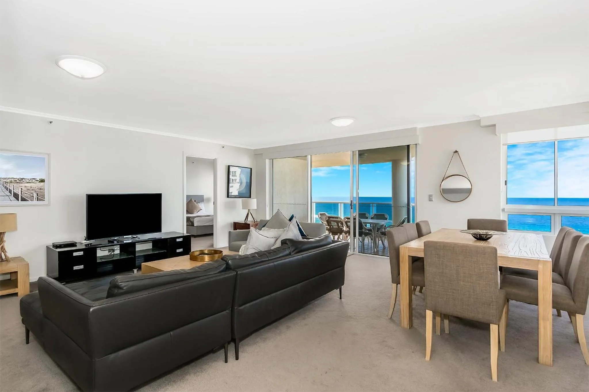 Living room in Oscar On Main Beach Resort