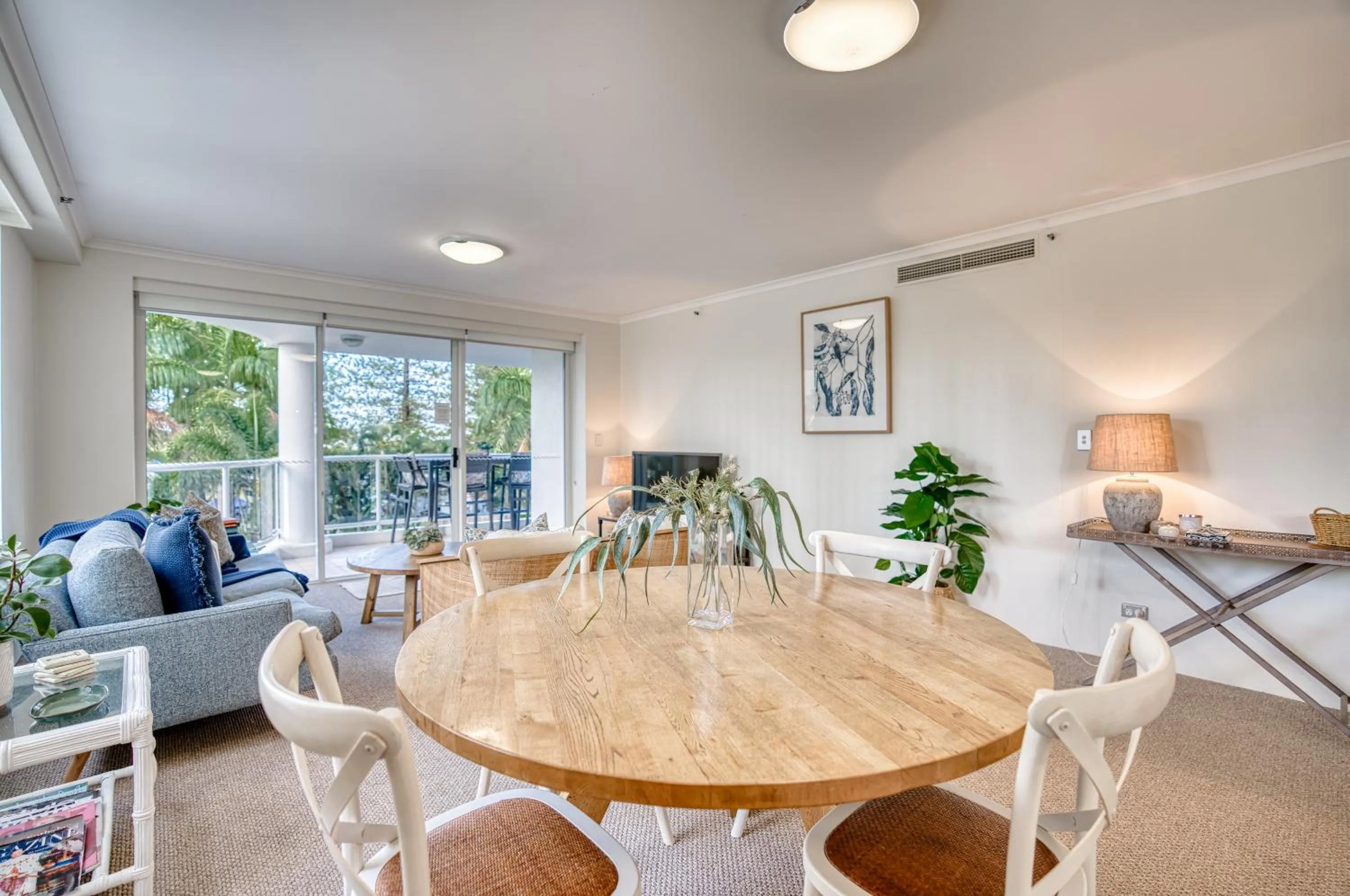 Living room in Oscar On Main Beach Resort