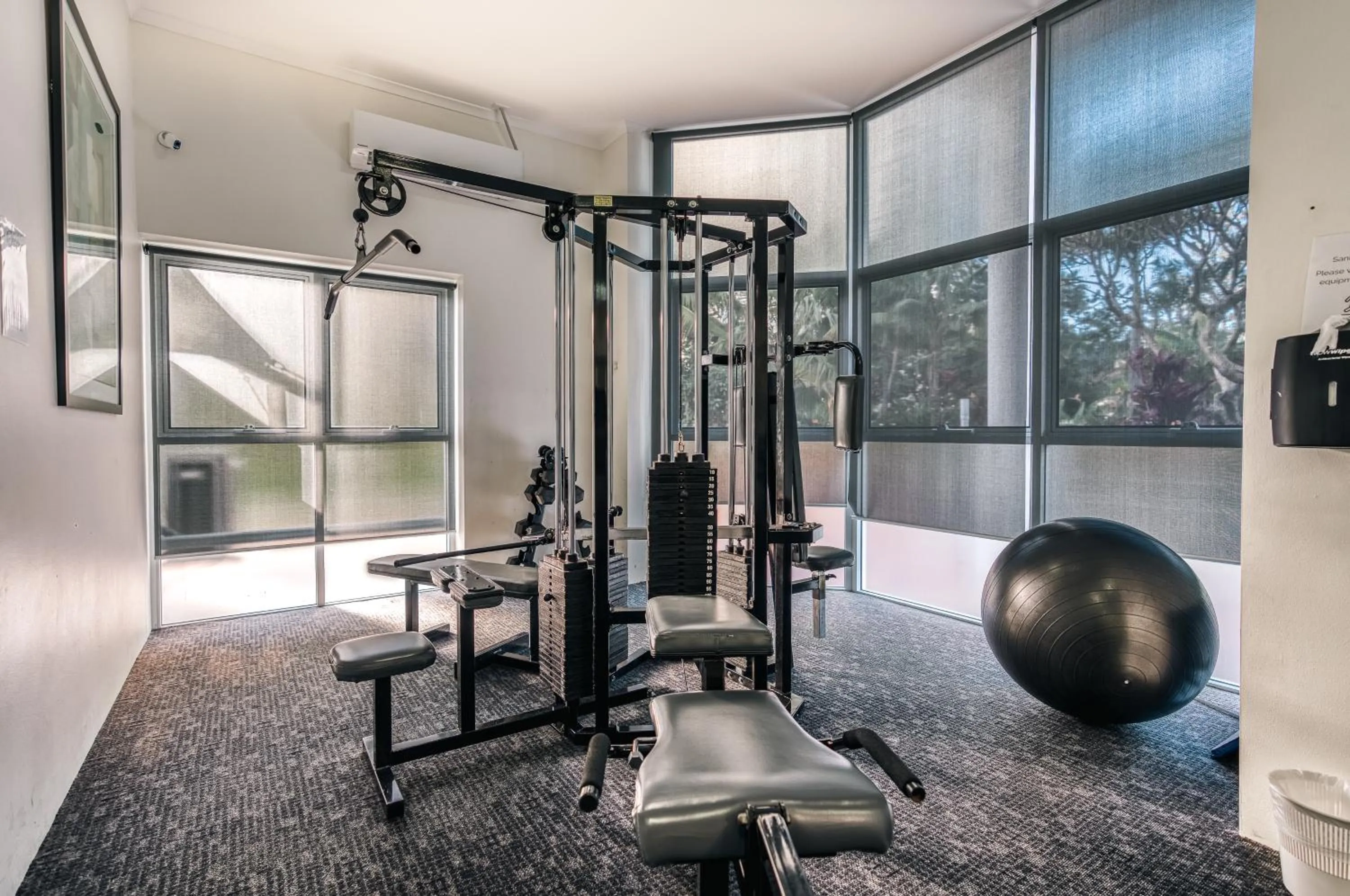 Fitness centre/facilities in Oscar On Main Beach Resort