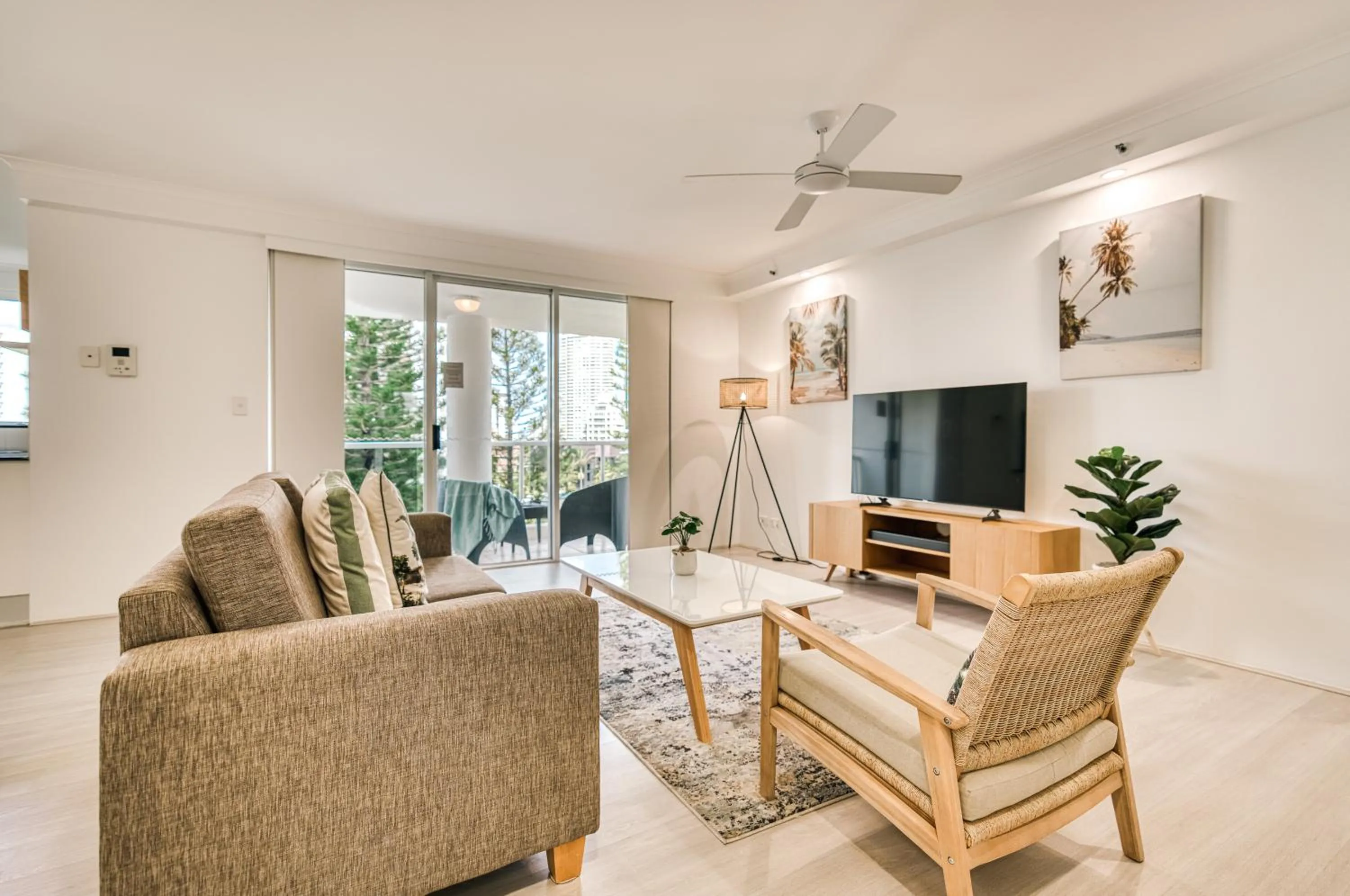 Living room in Oscar On Main Beach Resort