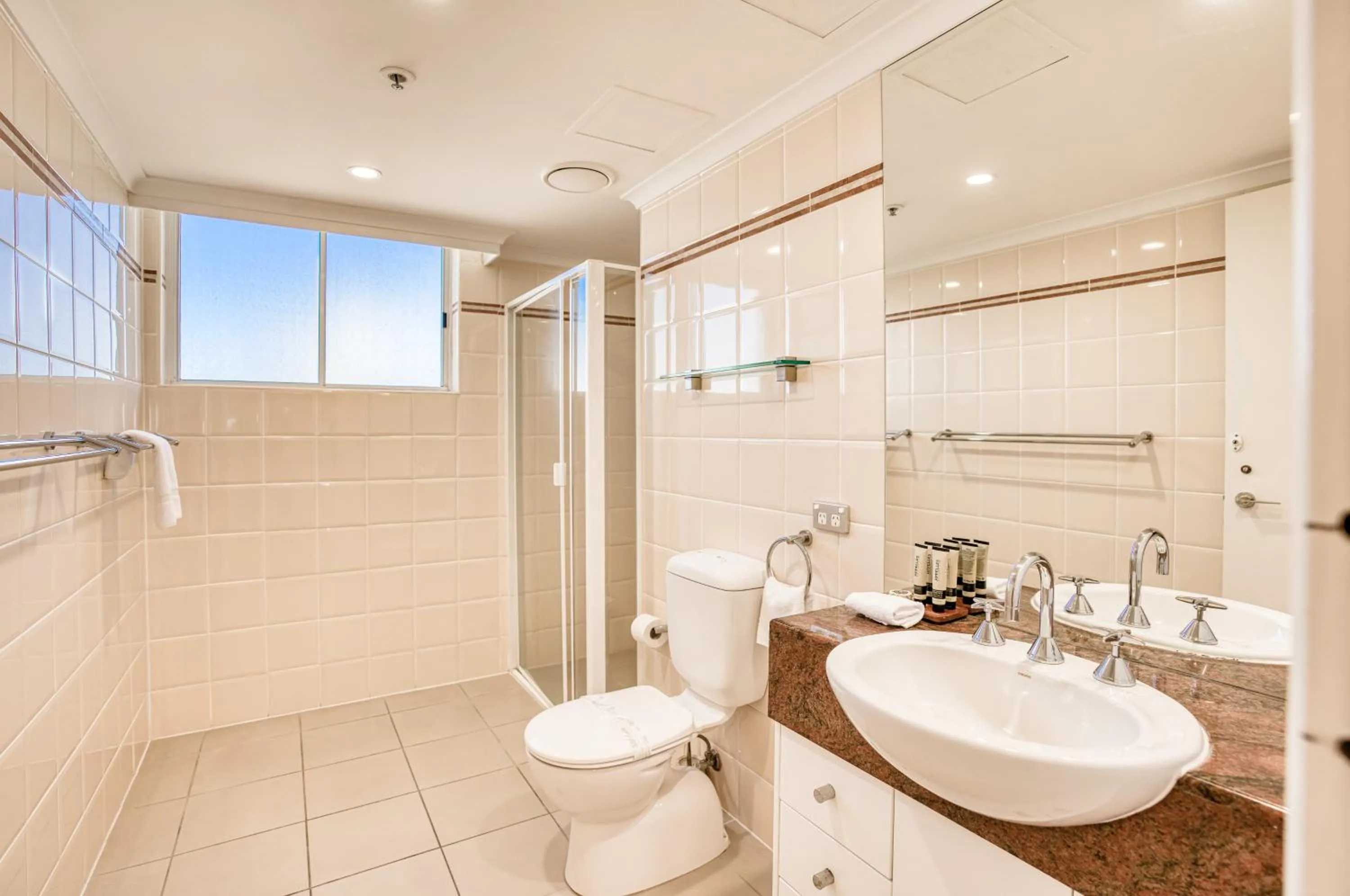 Bathroom in Oscar On Main Beach Resort
