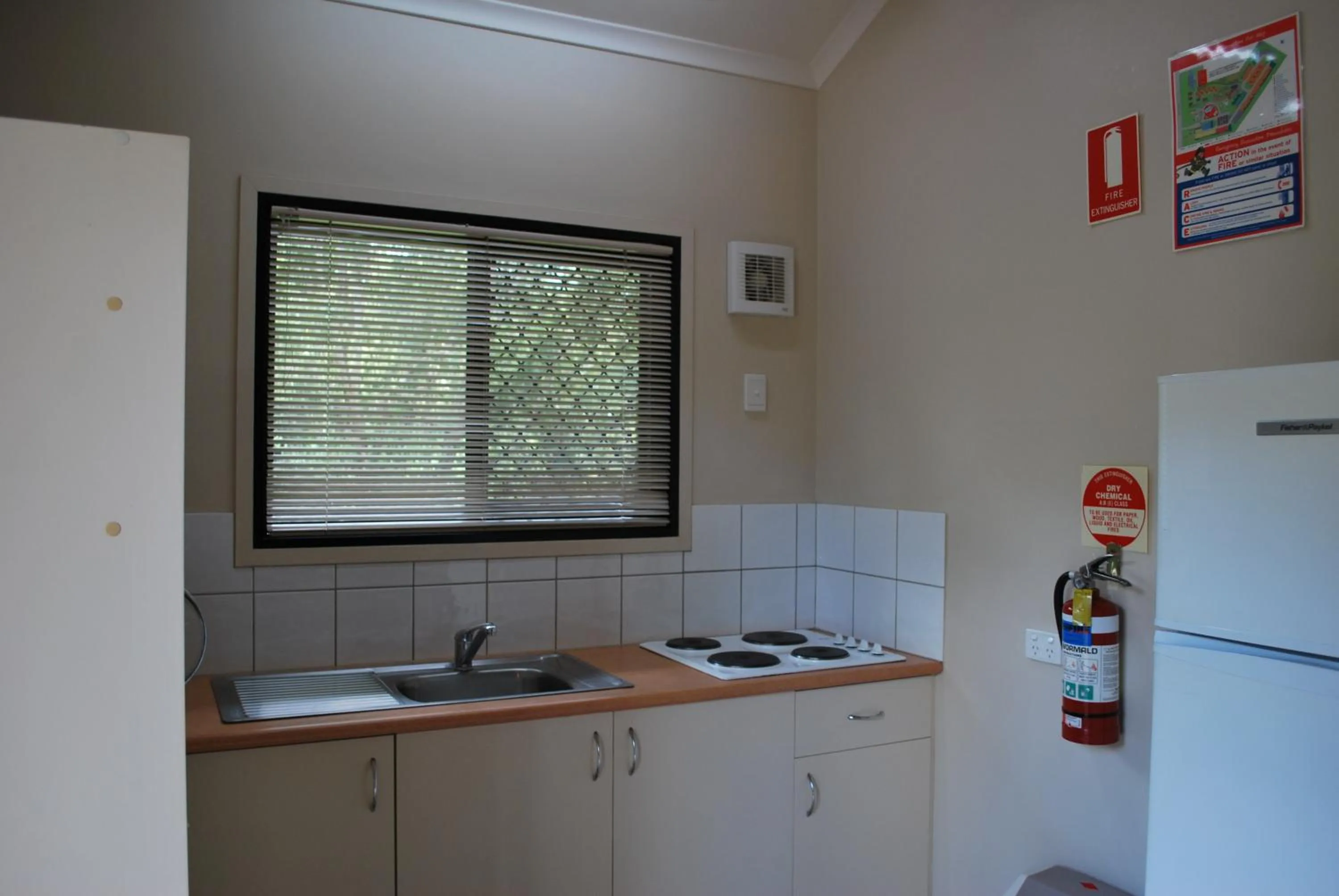 Kitchen or kitchenette in Hidden Valley Holiday Park Darwin