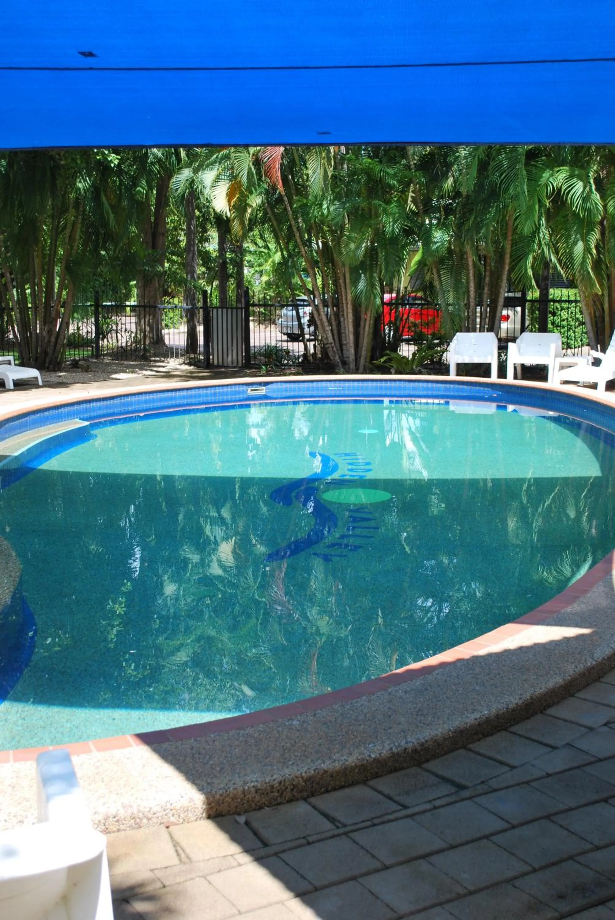 Swimming pool in Hidden Valley Holiday Park Darwin