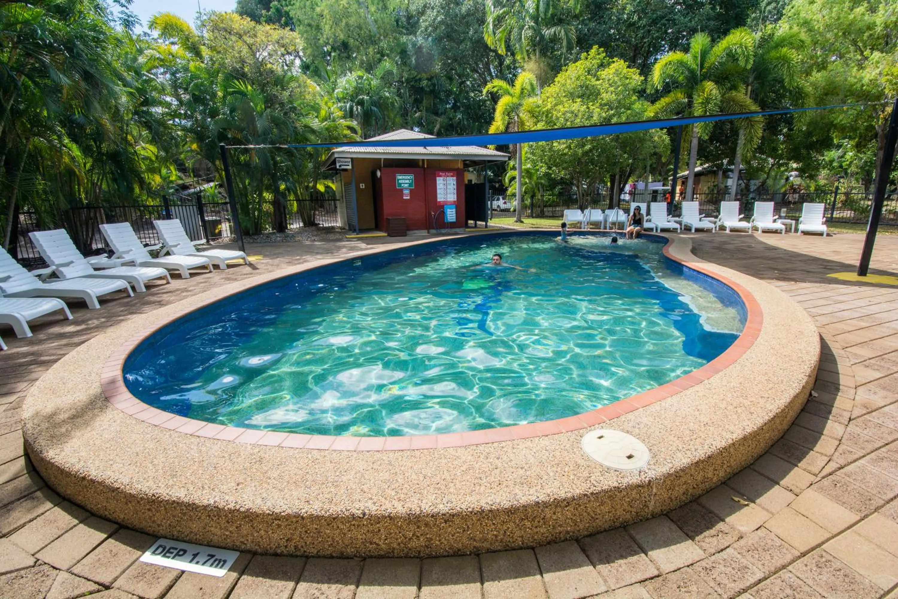 Swimming pool in Hidden Valley Holiday Park Darwin