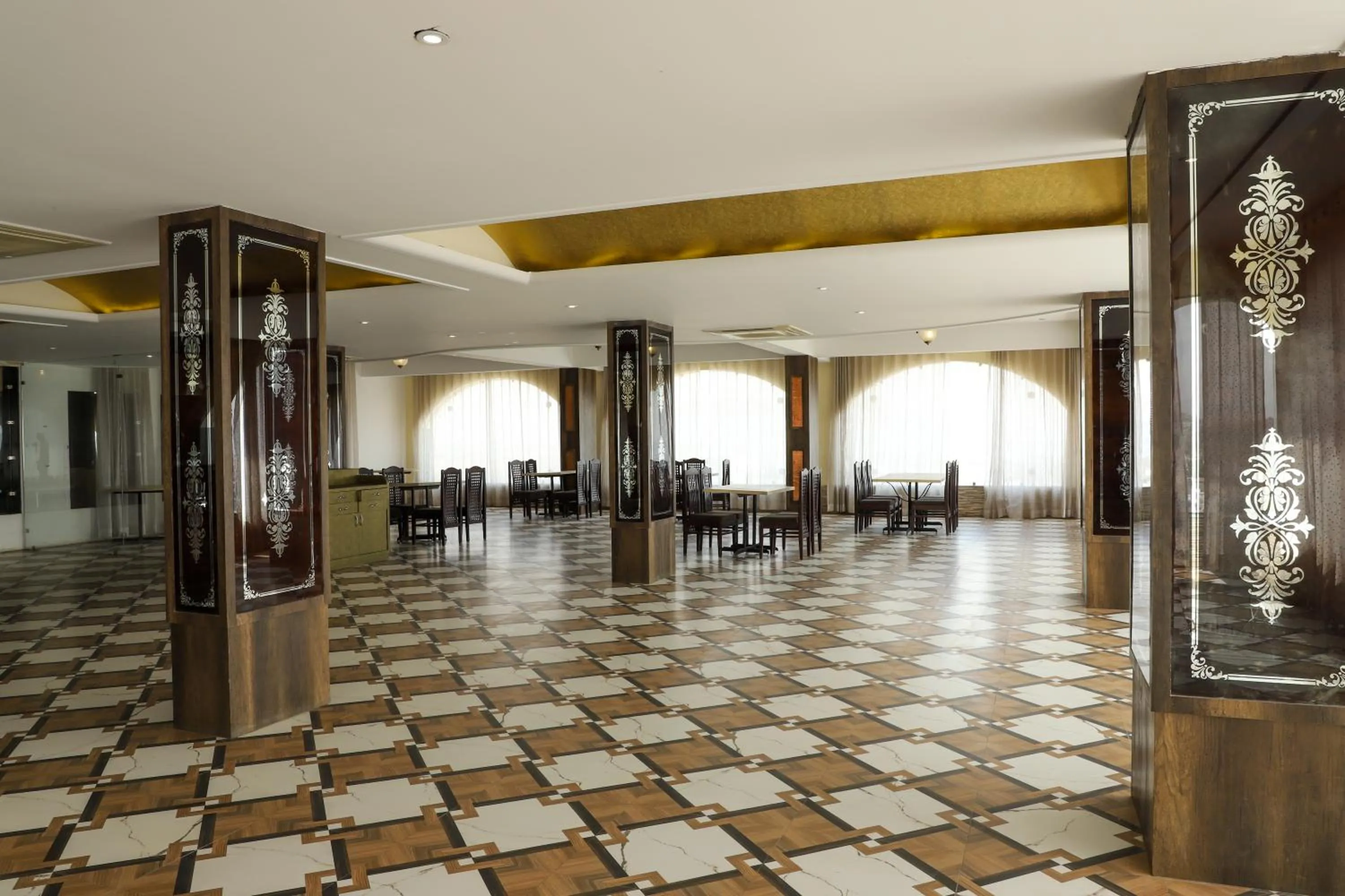 Banquet/Function facilities in Regenta Central Mewargarh, Near Biological park