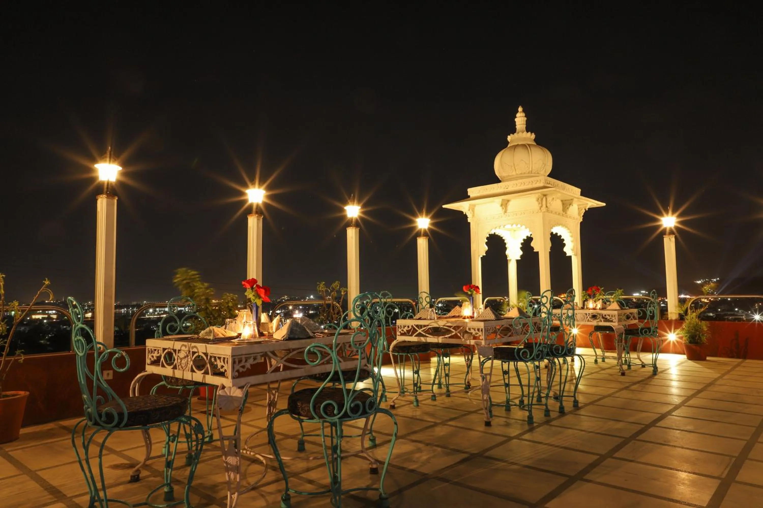 Restaurant/places to eat in Regenta Central Mewargarh, Near Biological park