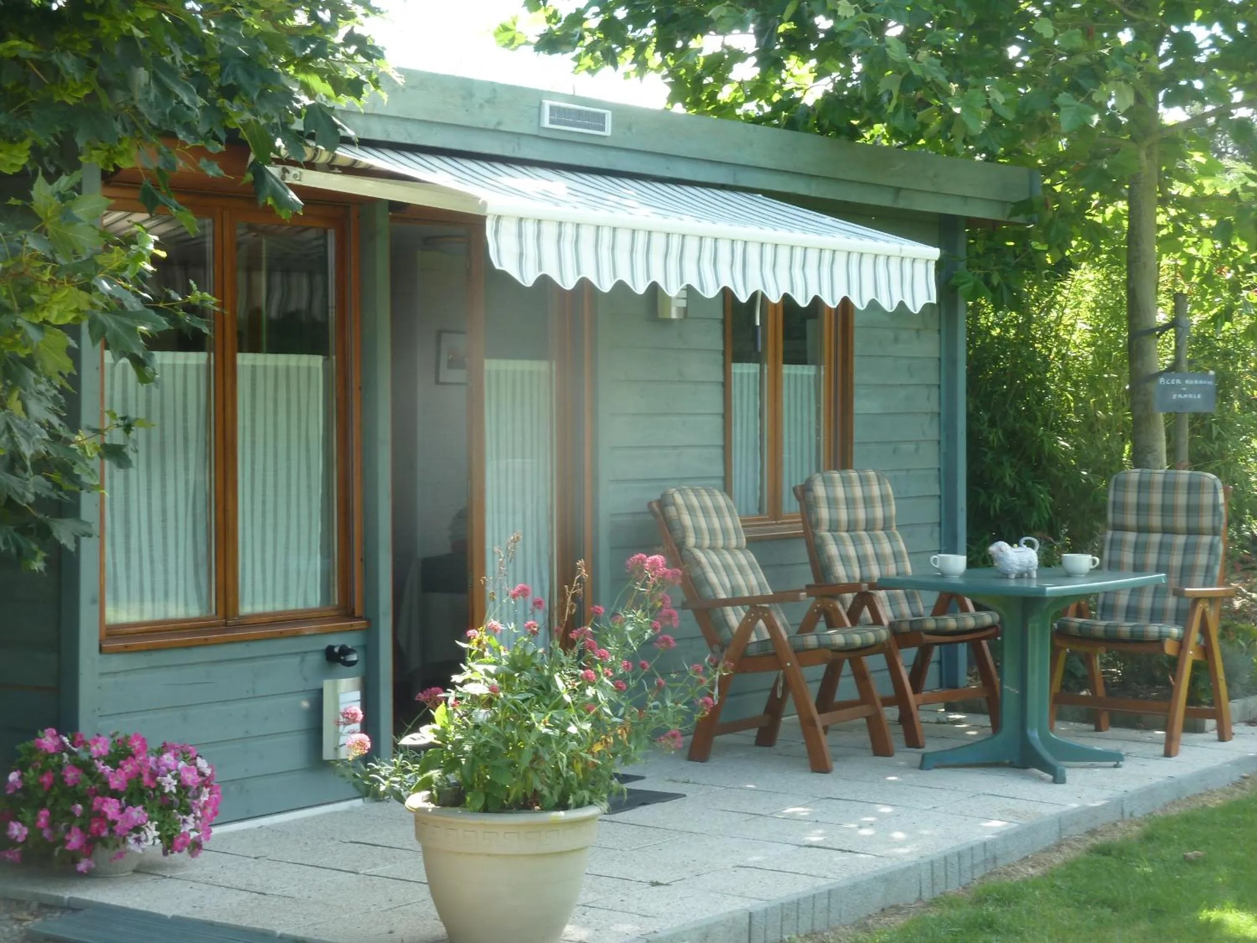 Facade/entrance in Les Bruyères du Mont