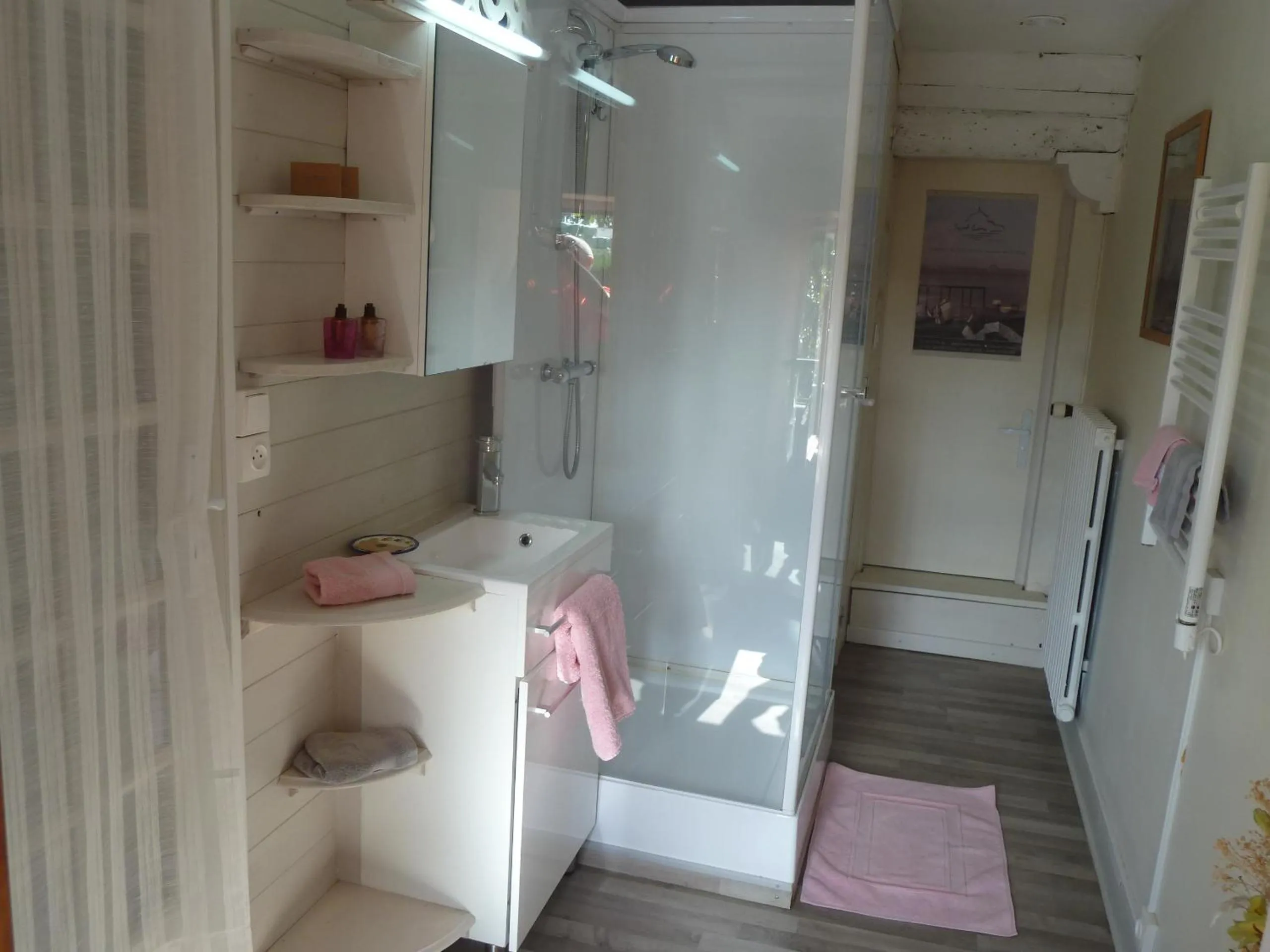 Shower in Les Bruyères du Mont