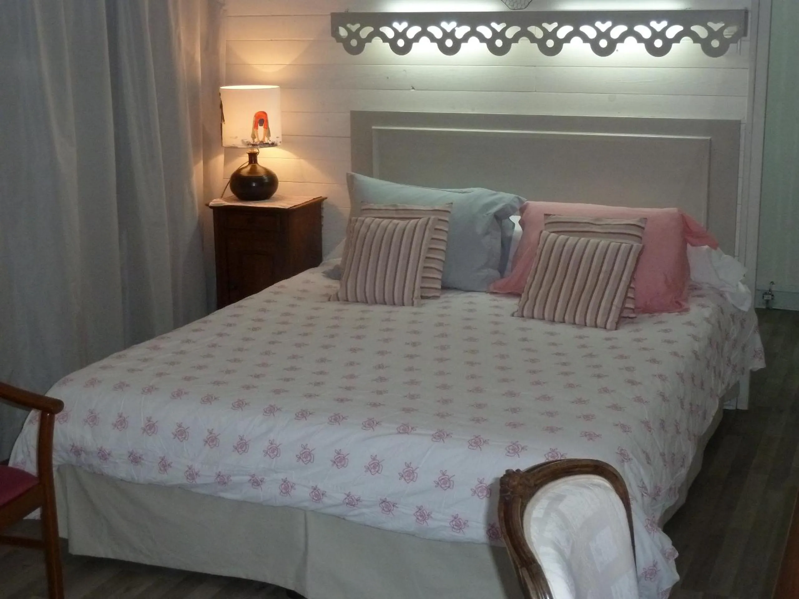 Photo of the whole room, Bed in Les Bruyères du Mont