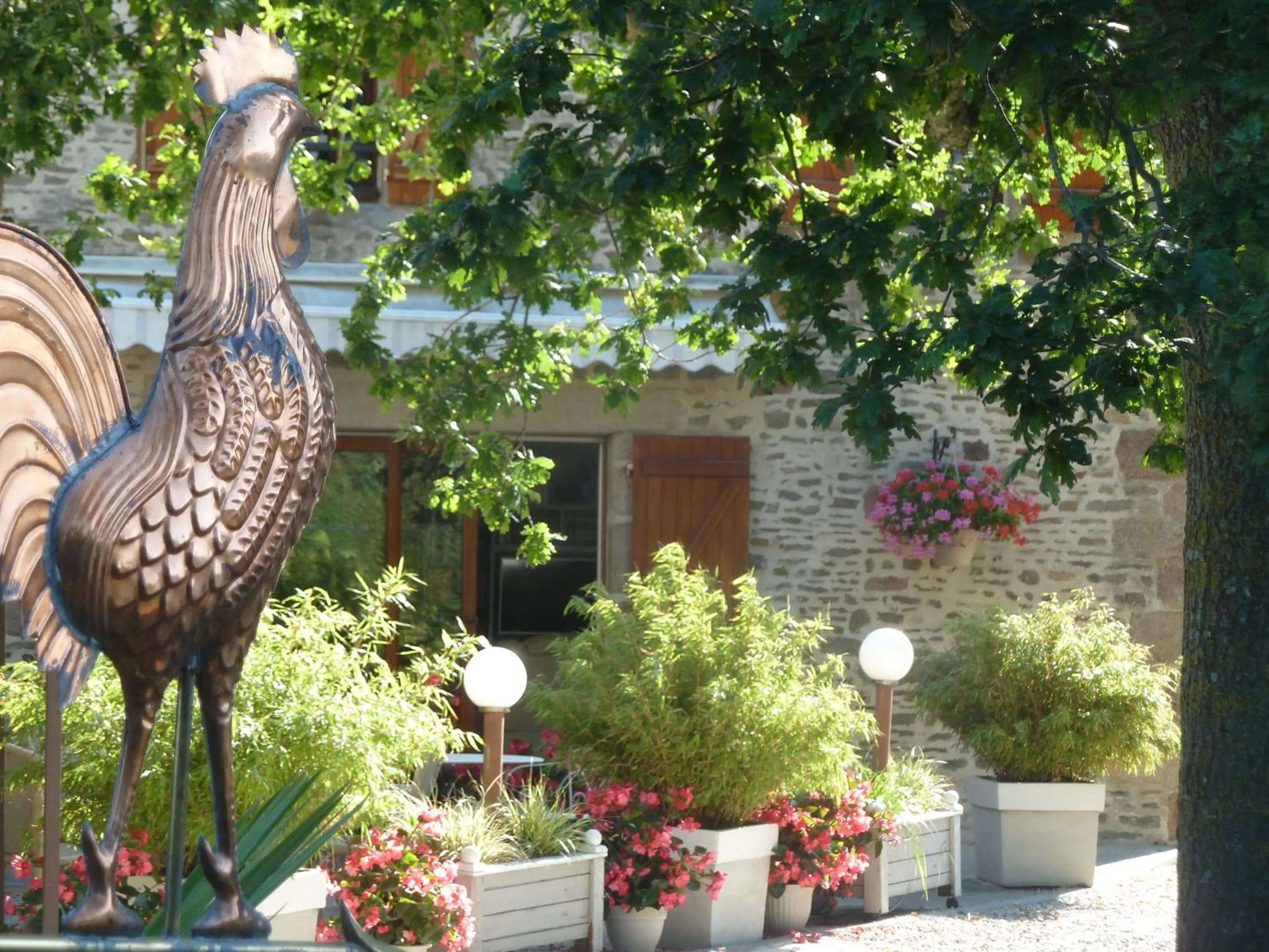 Facade/entrance in Les Bruyères du Mont