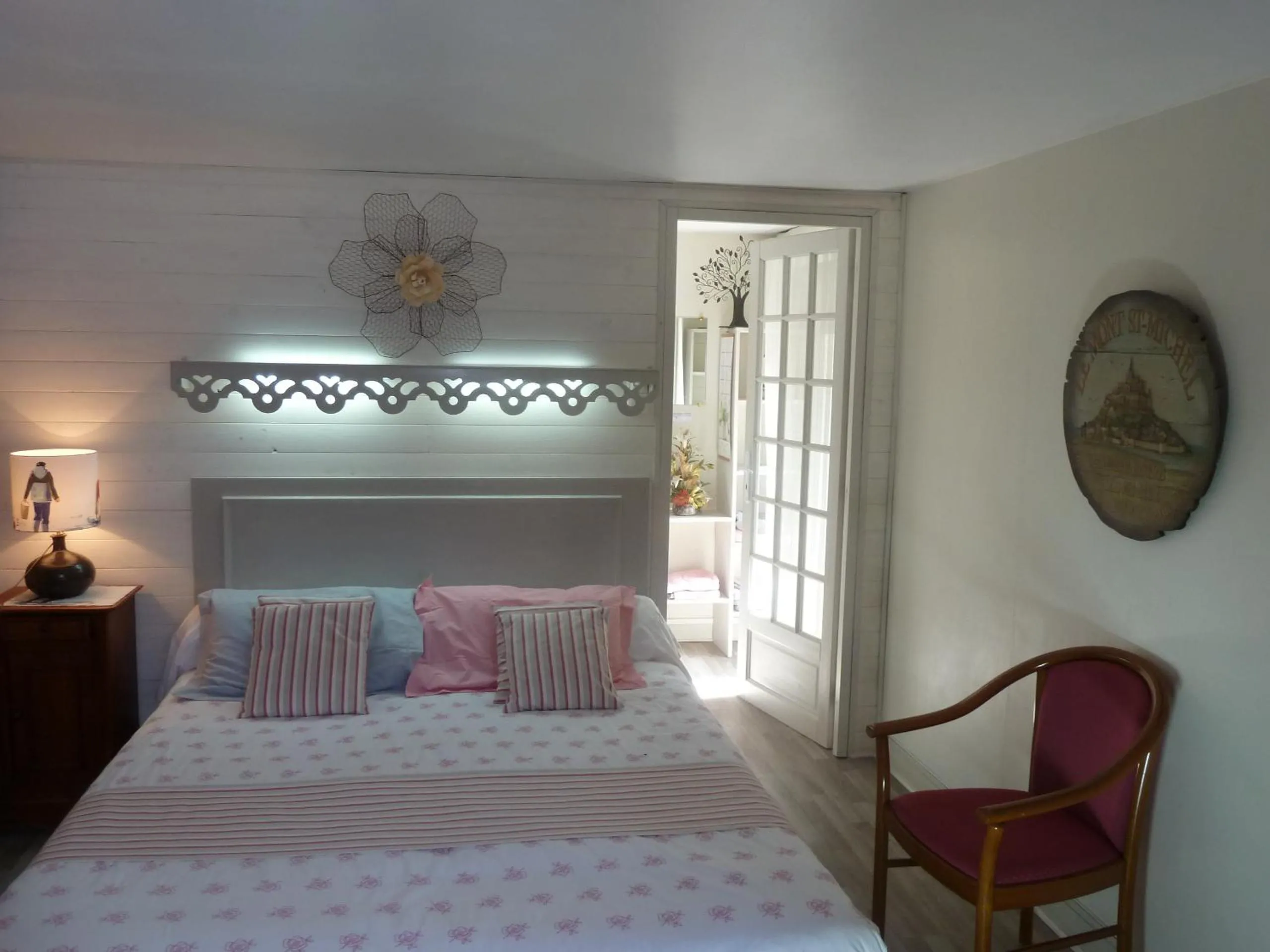 Property building, Bed in Les Bruyères du Mont