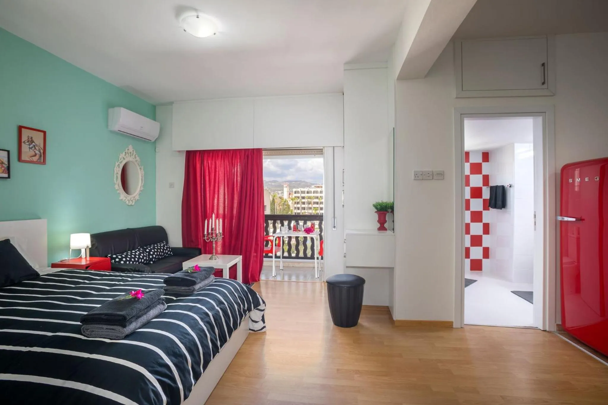 Bed in Castle Holiday Apartments