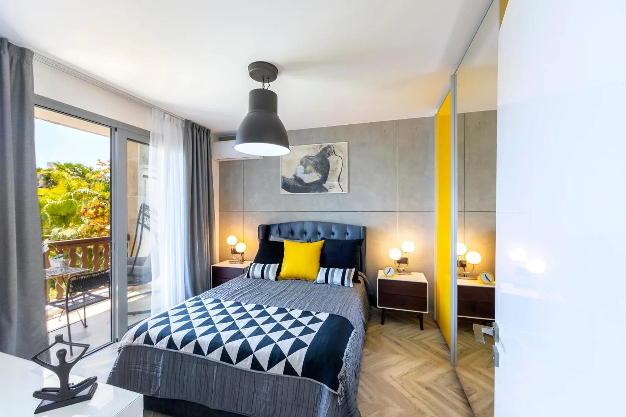 Bed in Castle Holiday Apartments