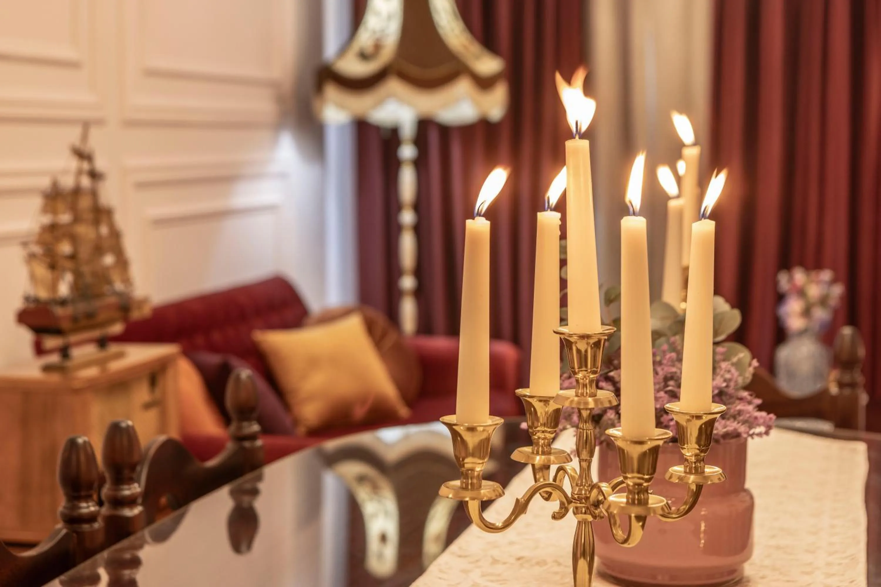 Living room in Castle Holiday Apartments