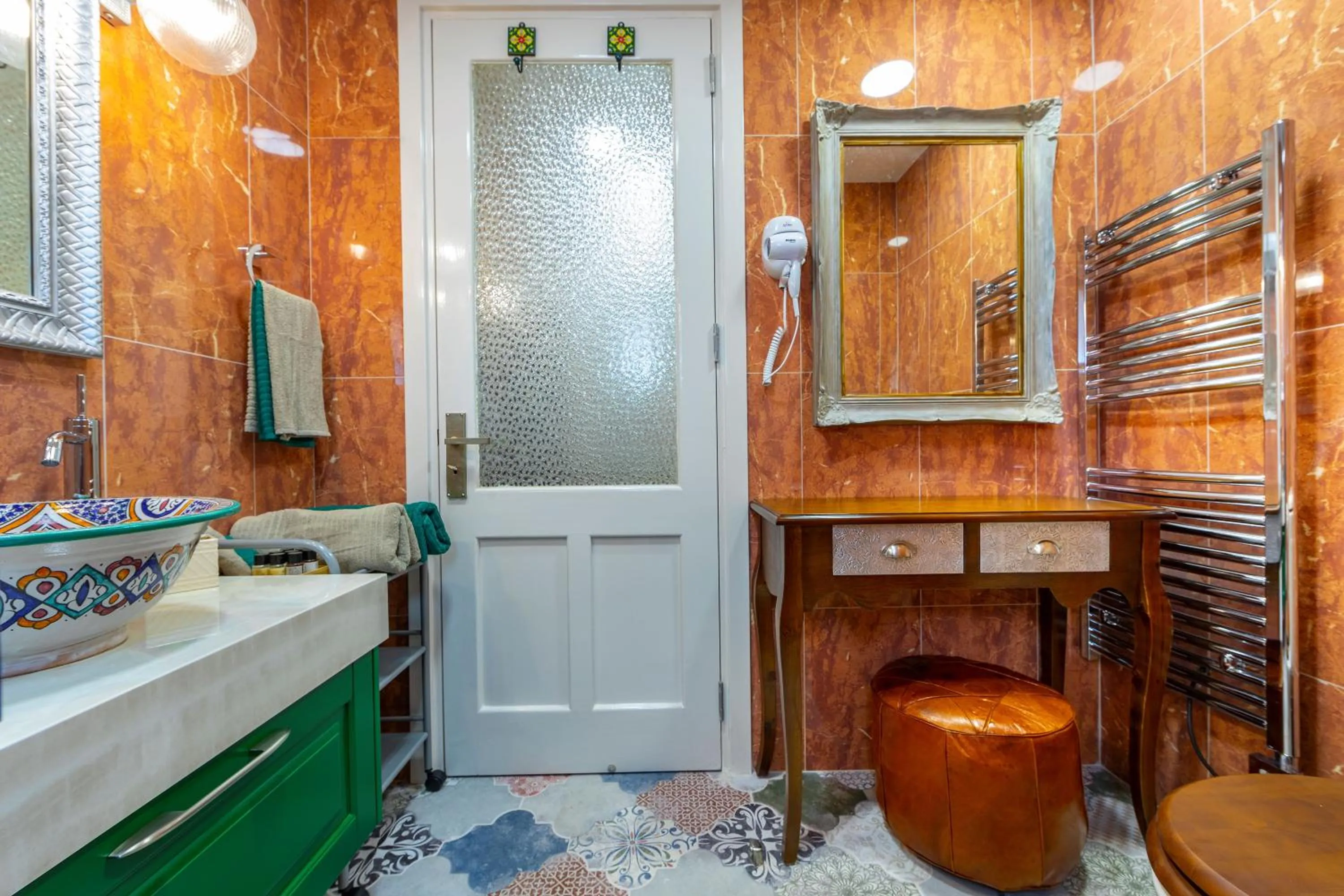 Toilet in Castle Holiday Apartments