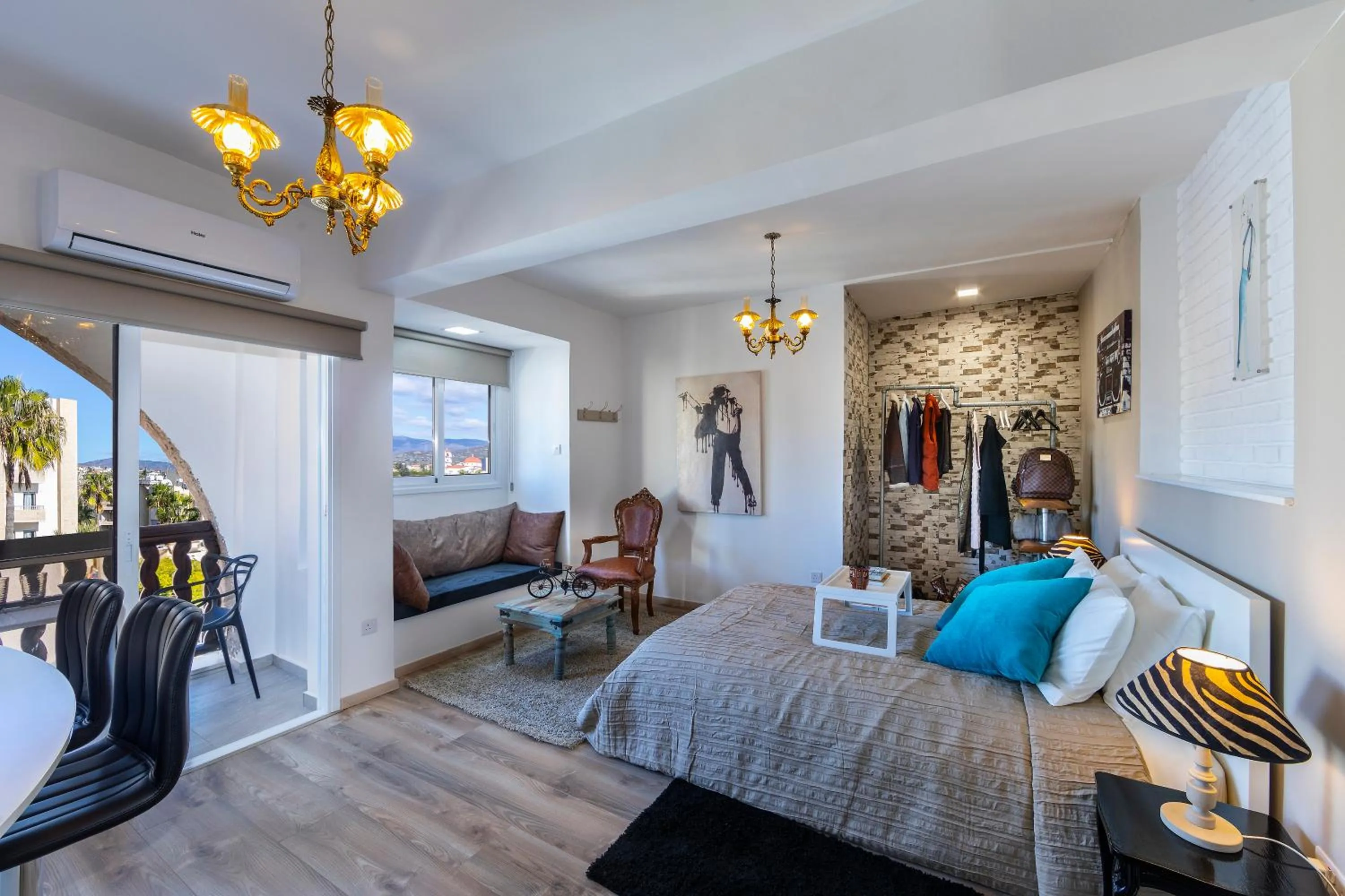 Bed in Castle Holiday Apartments