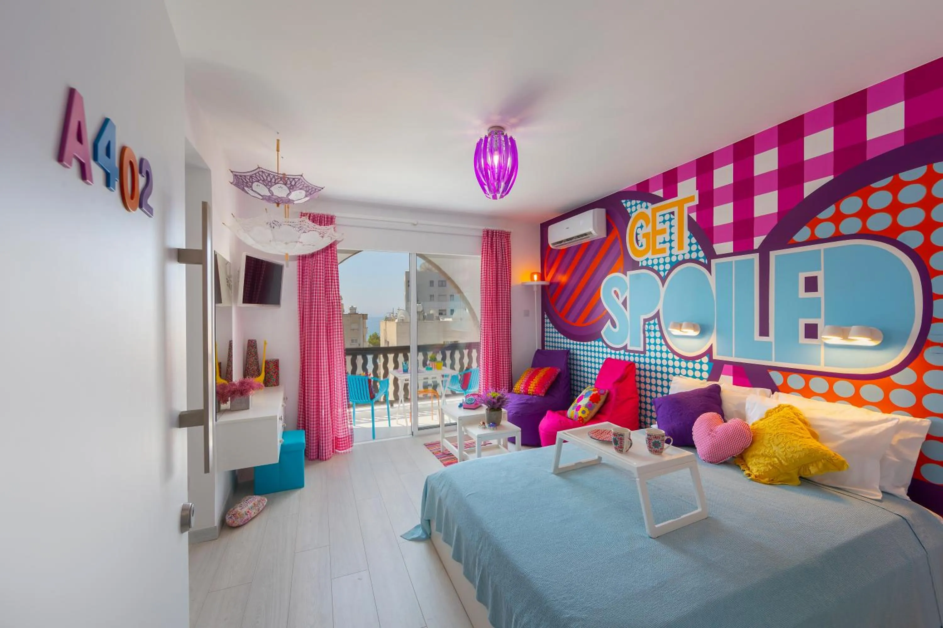 Bed in Castle Holiday Apartments