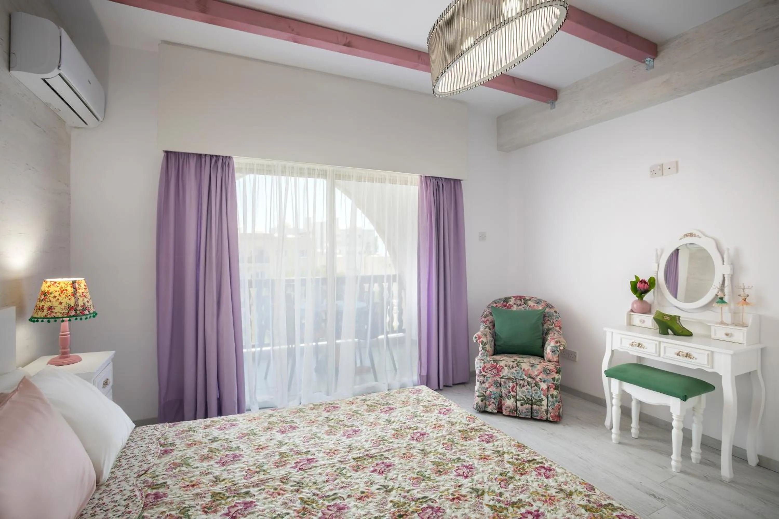 Bed in Castle Holiday Apartments