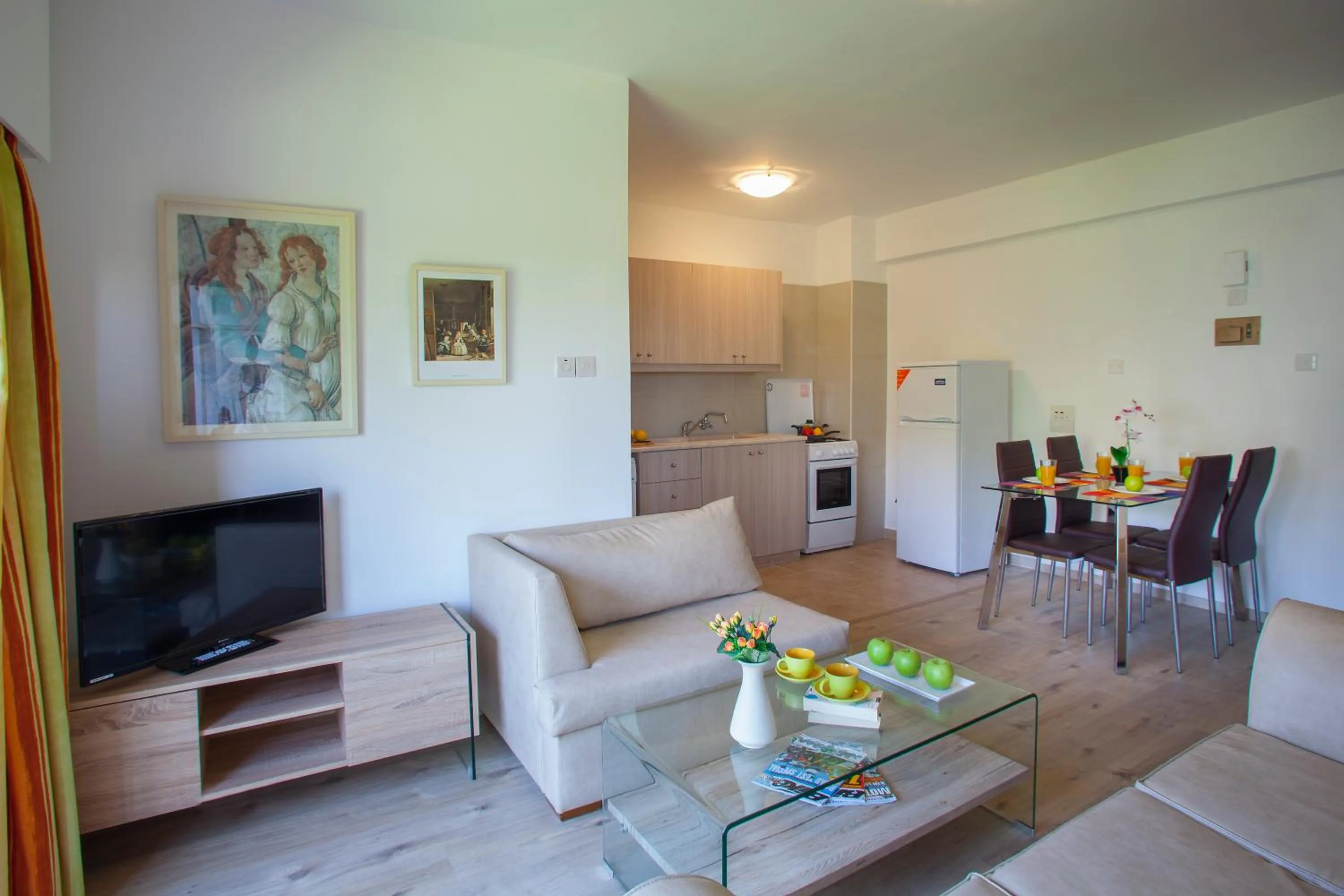 TV and multimedia in Castle Holiday Apartments