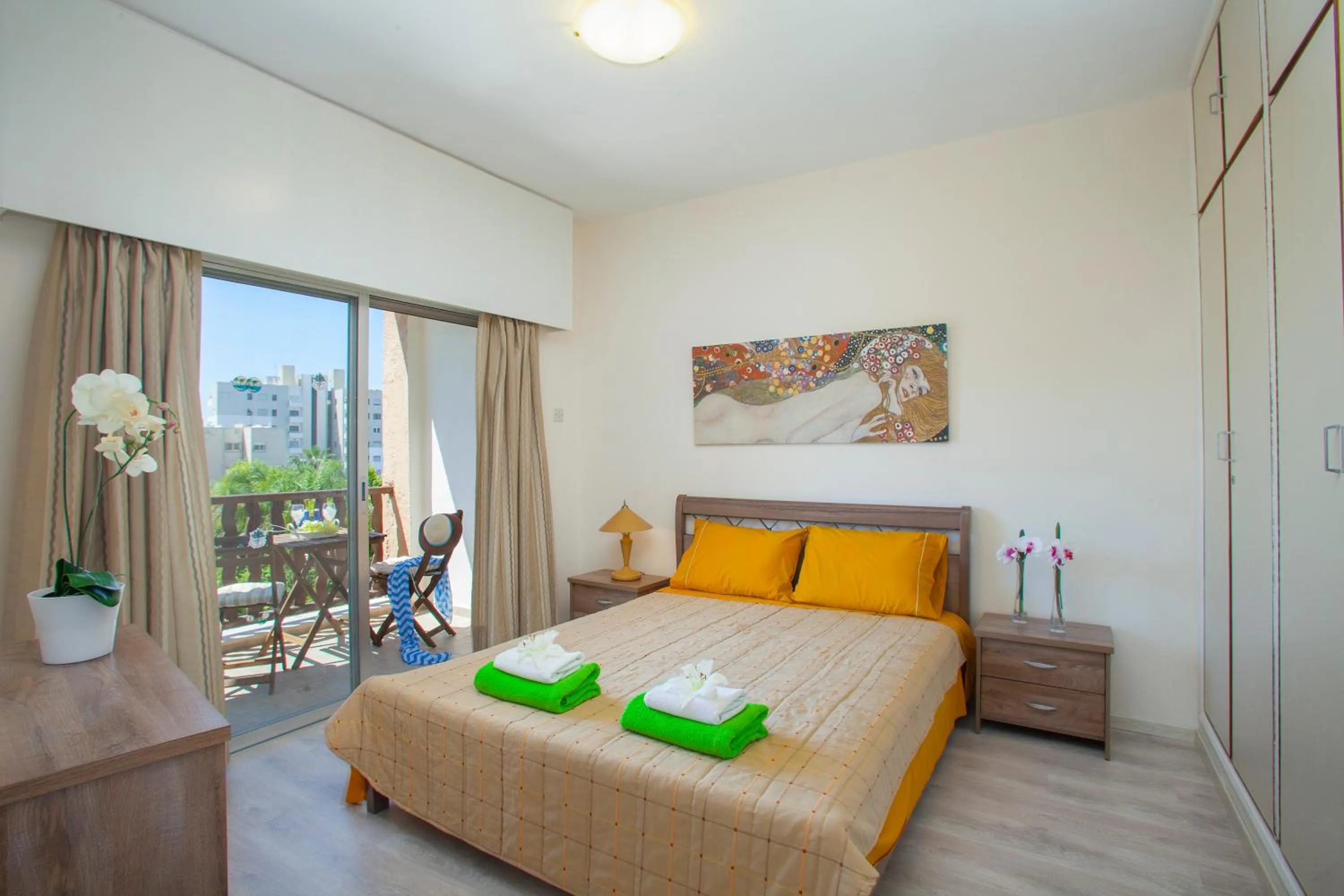 Bed in Castle Holiday Apartments