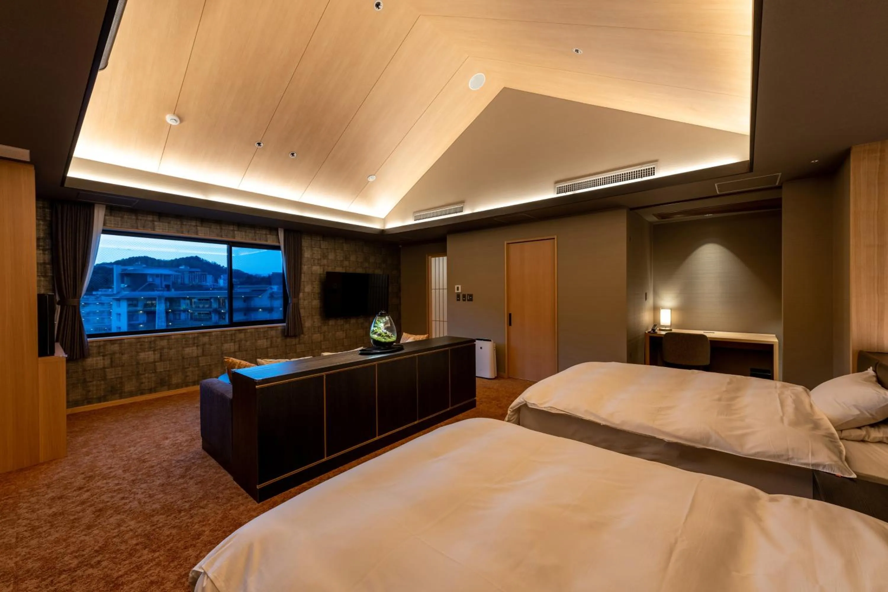 Photo of the whole room, Bed in Arima Onsen ShikinoIrodori Hatago