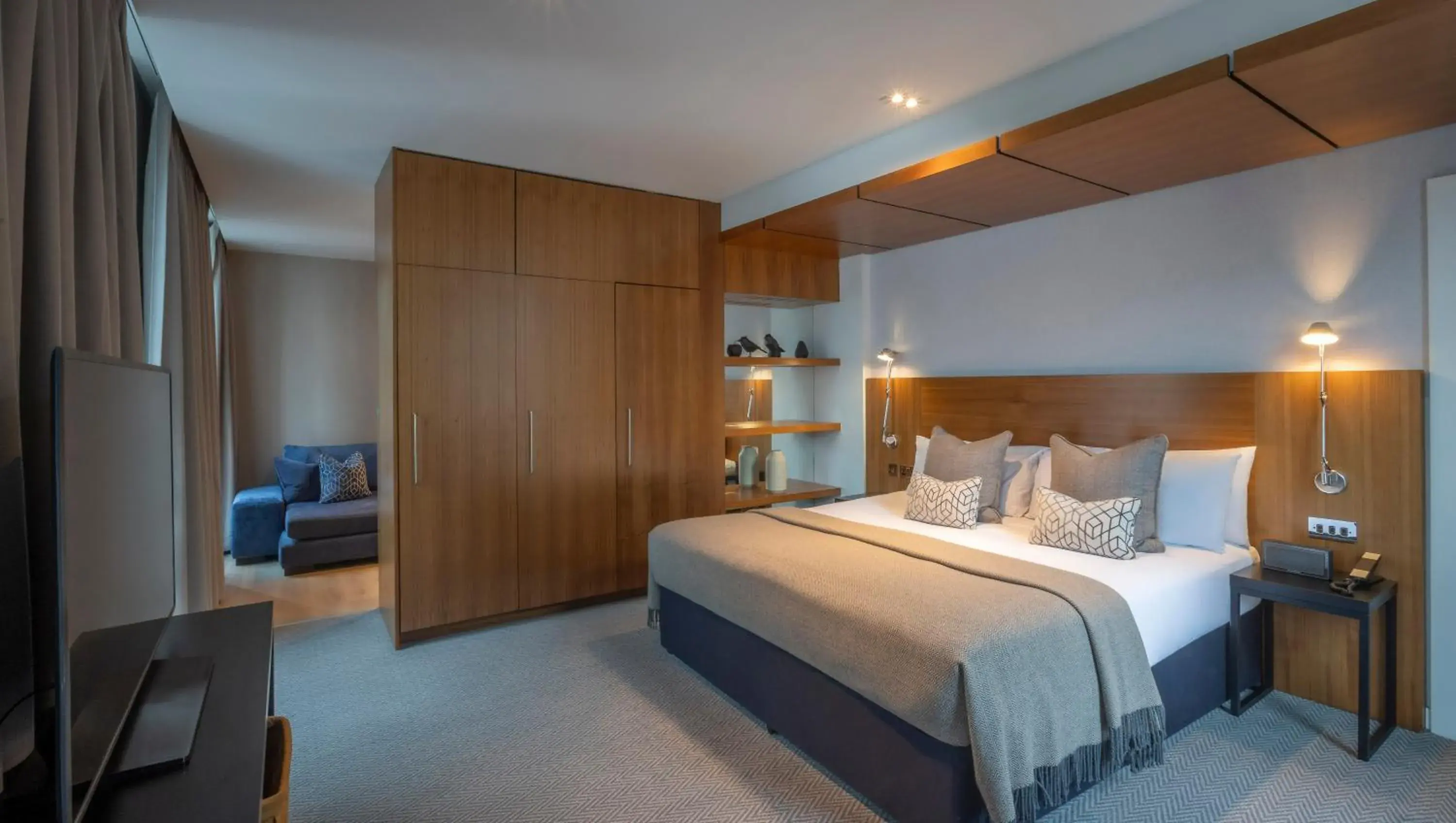 Junior Suite with Balcony in Clayton Hotel London Wall Junior Suite with Balcony in Clayton Hotel London Wall