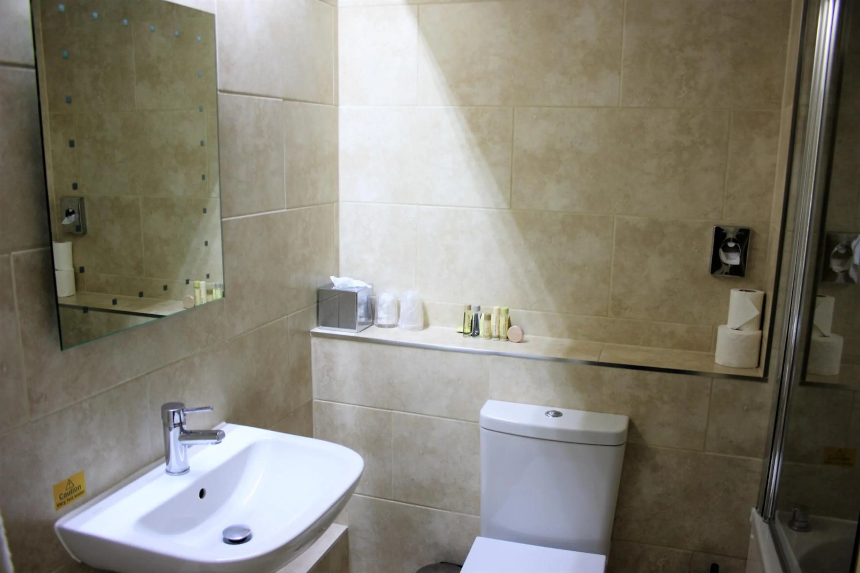 Shower in Thanington Hotel