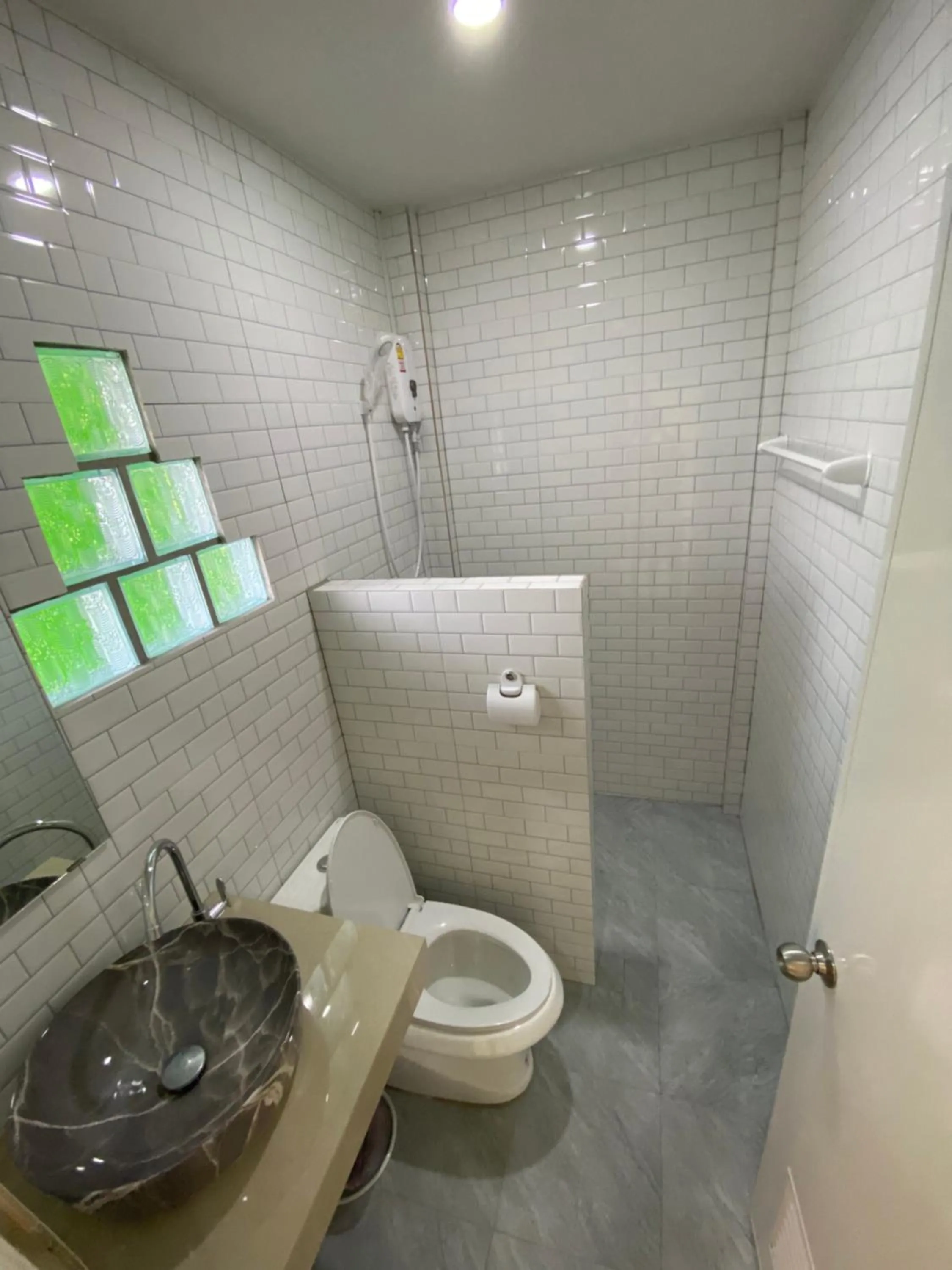 Bathroom in Budchui Guesthouse