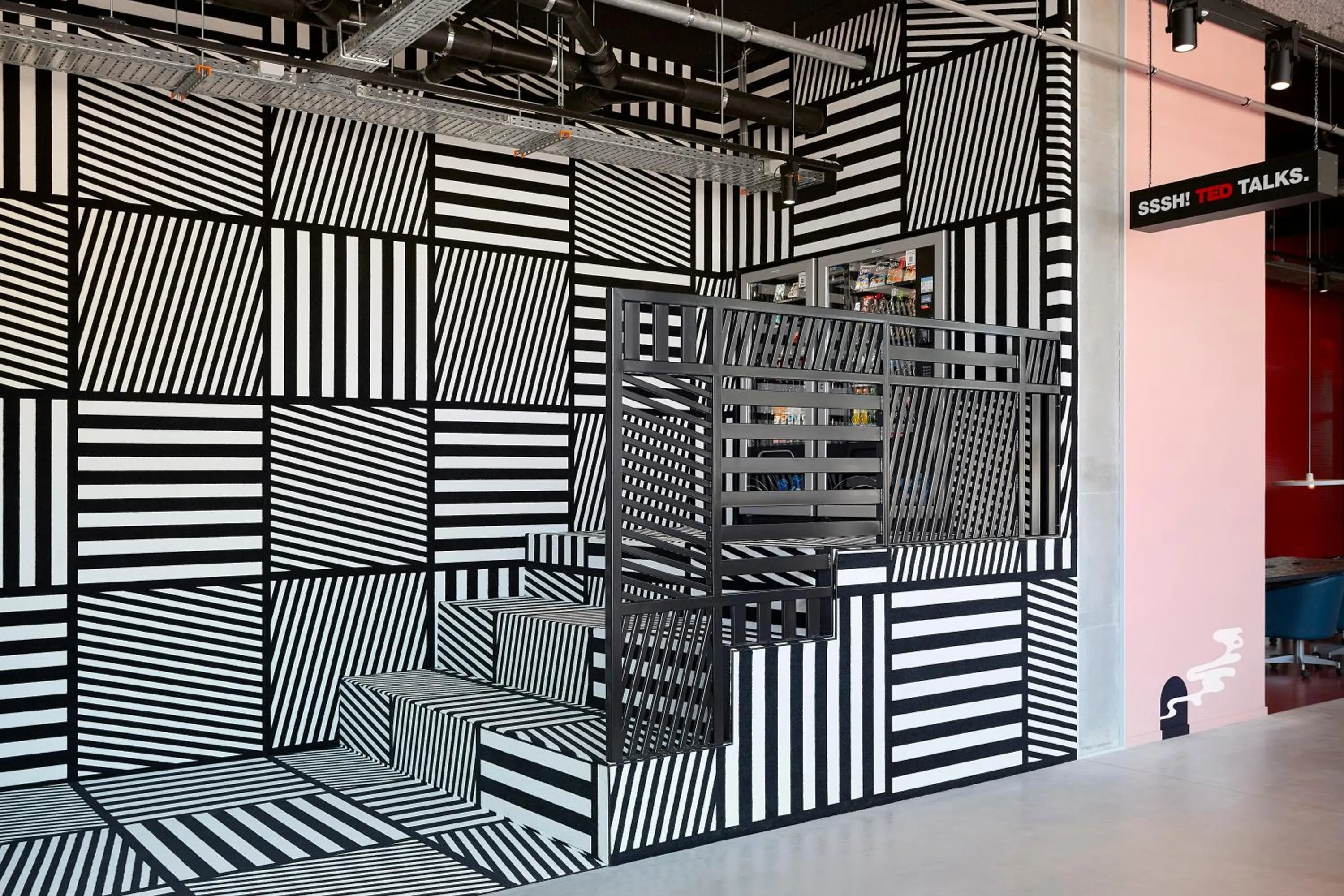 Lobby or reception in The Social Hub Groningen