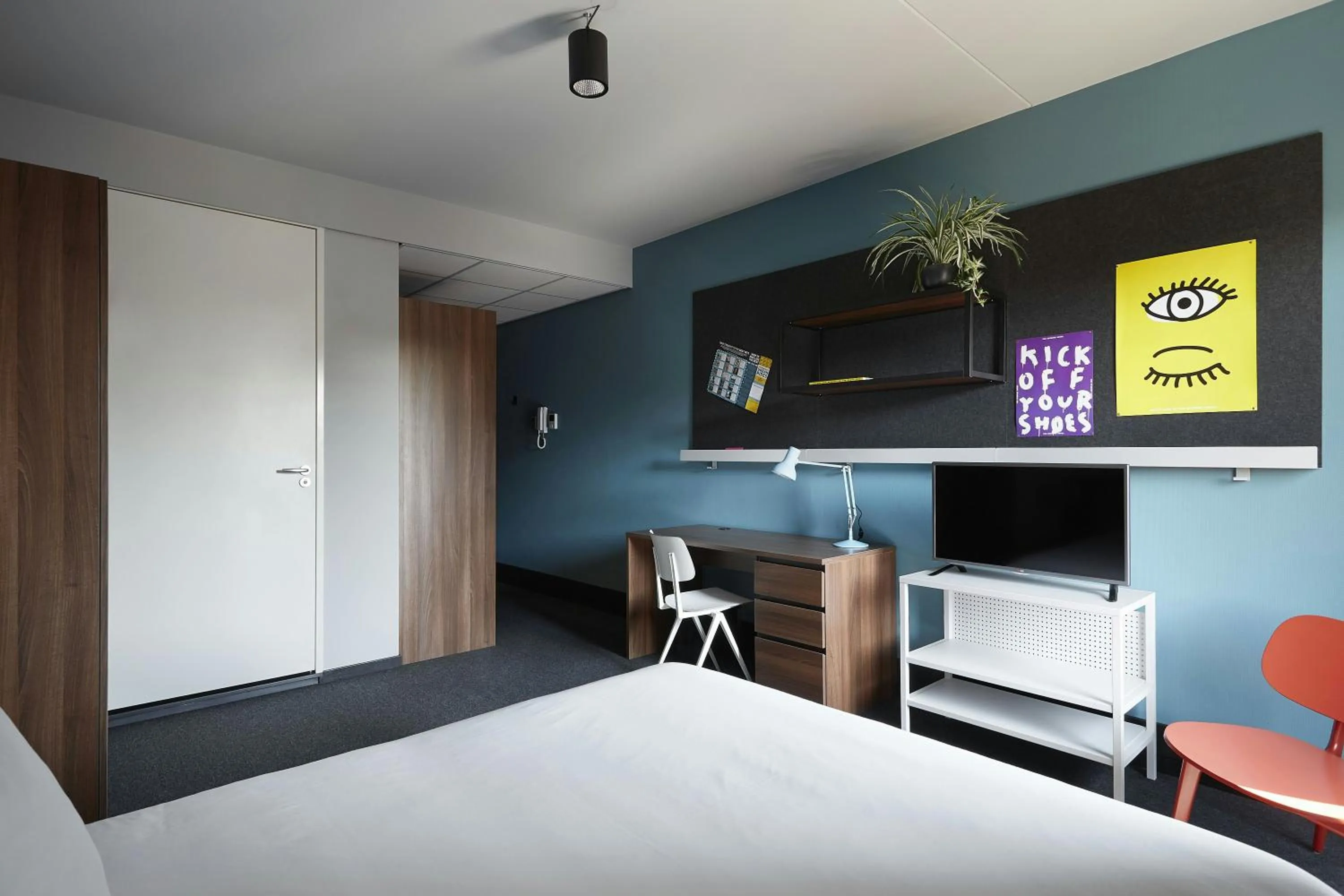 Photo of the whole room, Bed in The Social Hub Groningen