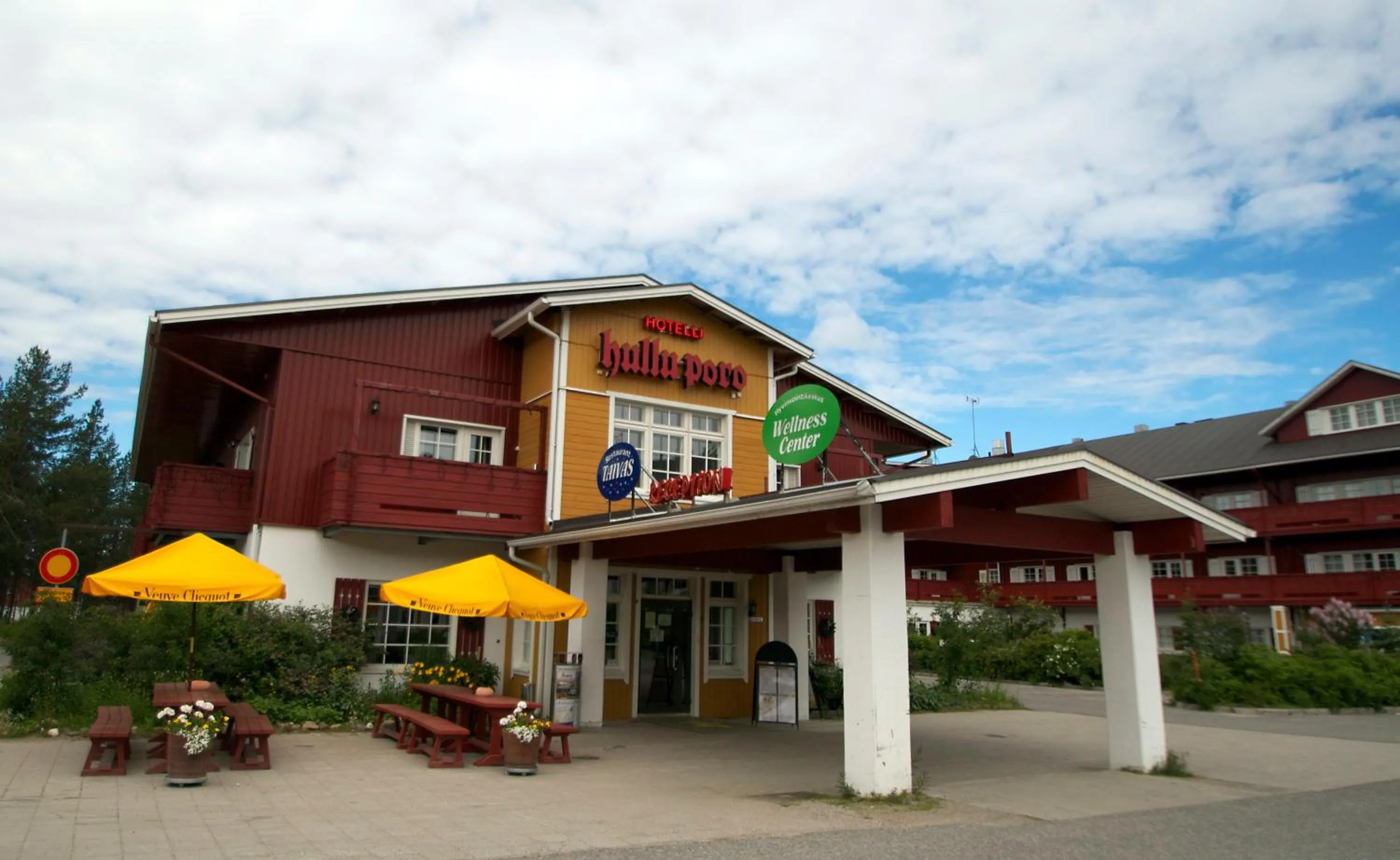 Facade/entrance in Hotel Hullu Poro