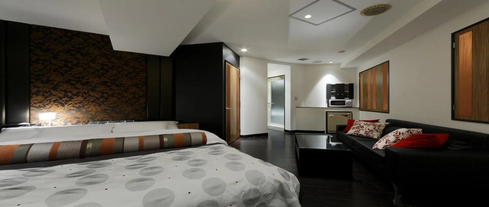 Photo of the whole room, Bed in Hotel VARKIN