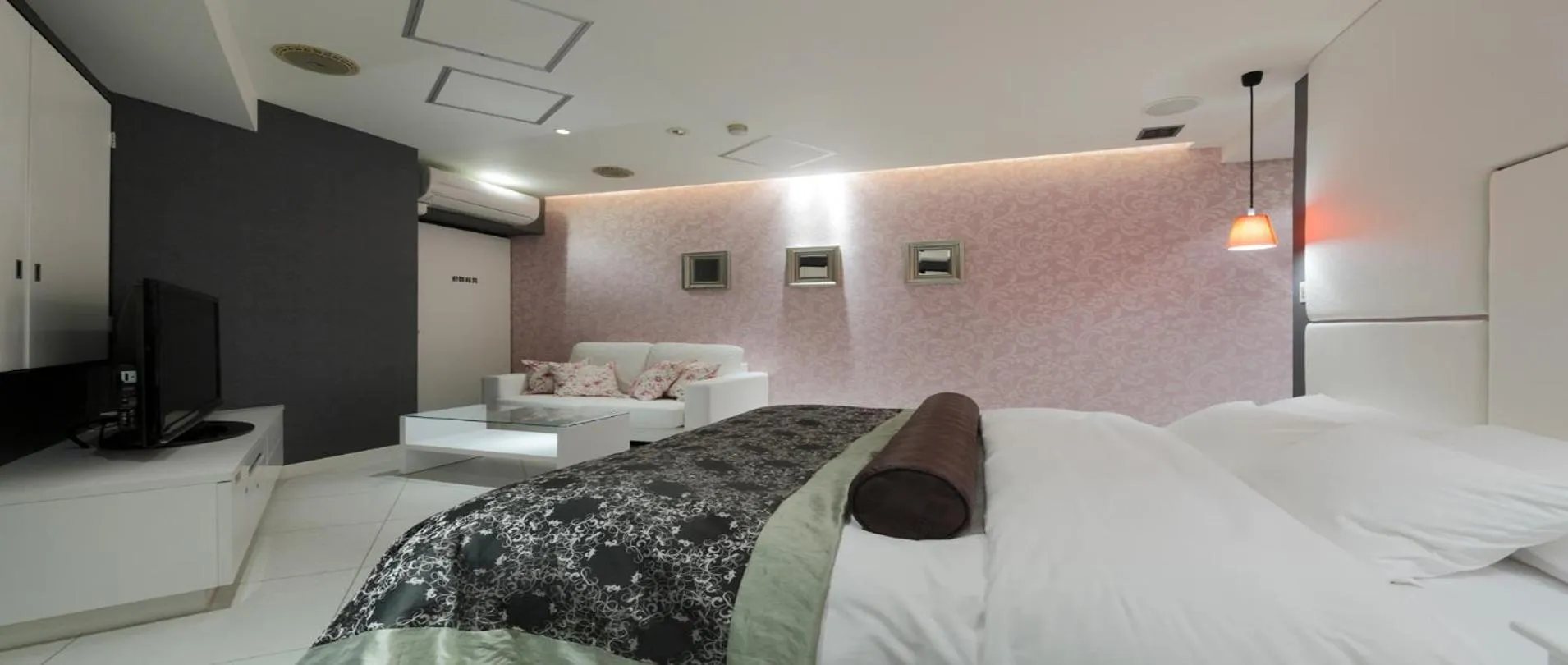 Photo of the whole room, Bed in Hotel VARKIN