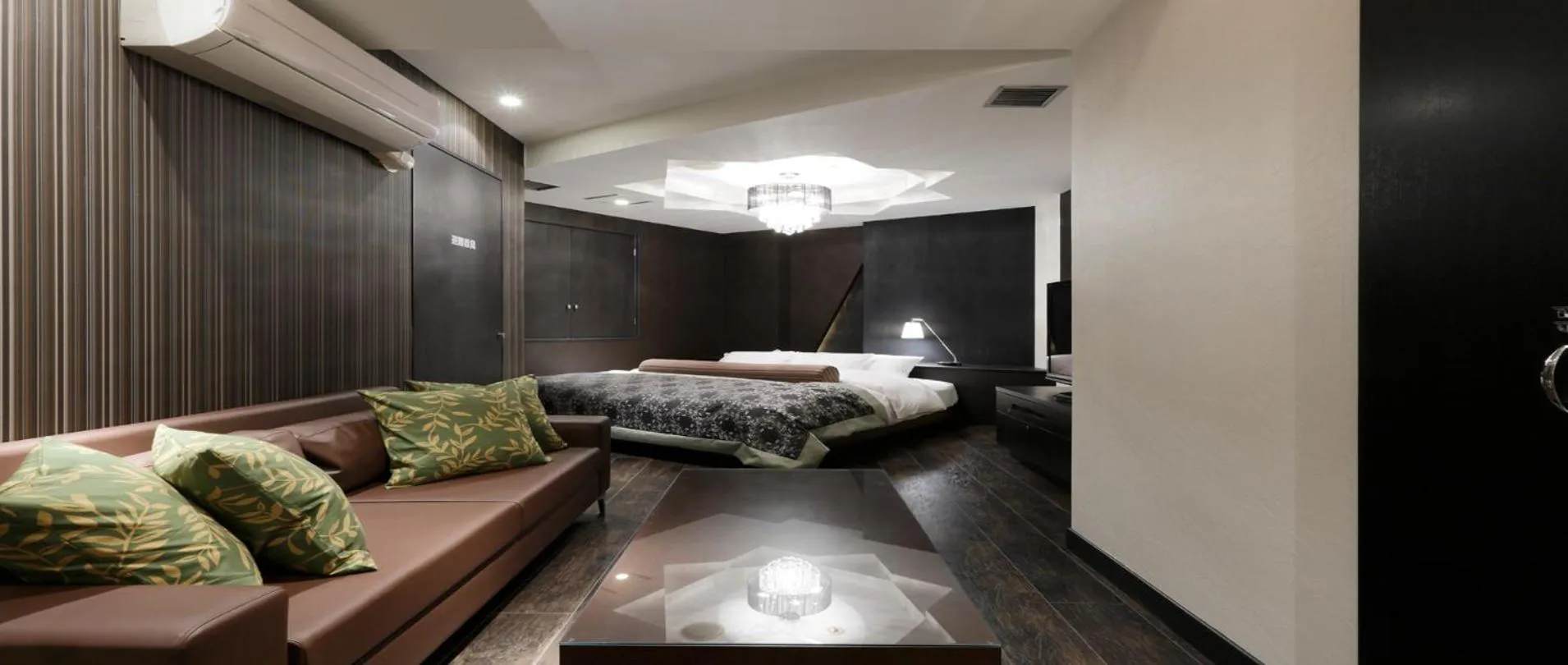 Lobby or reception, Bed in Hotel VARKIN