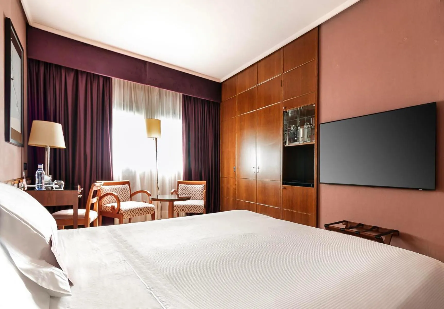 Bedroom, Bed in Hotel Palafox