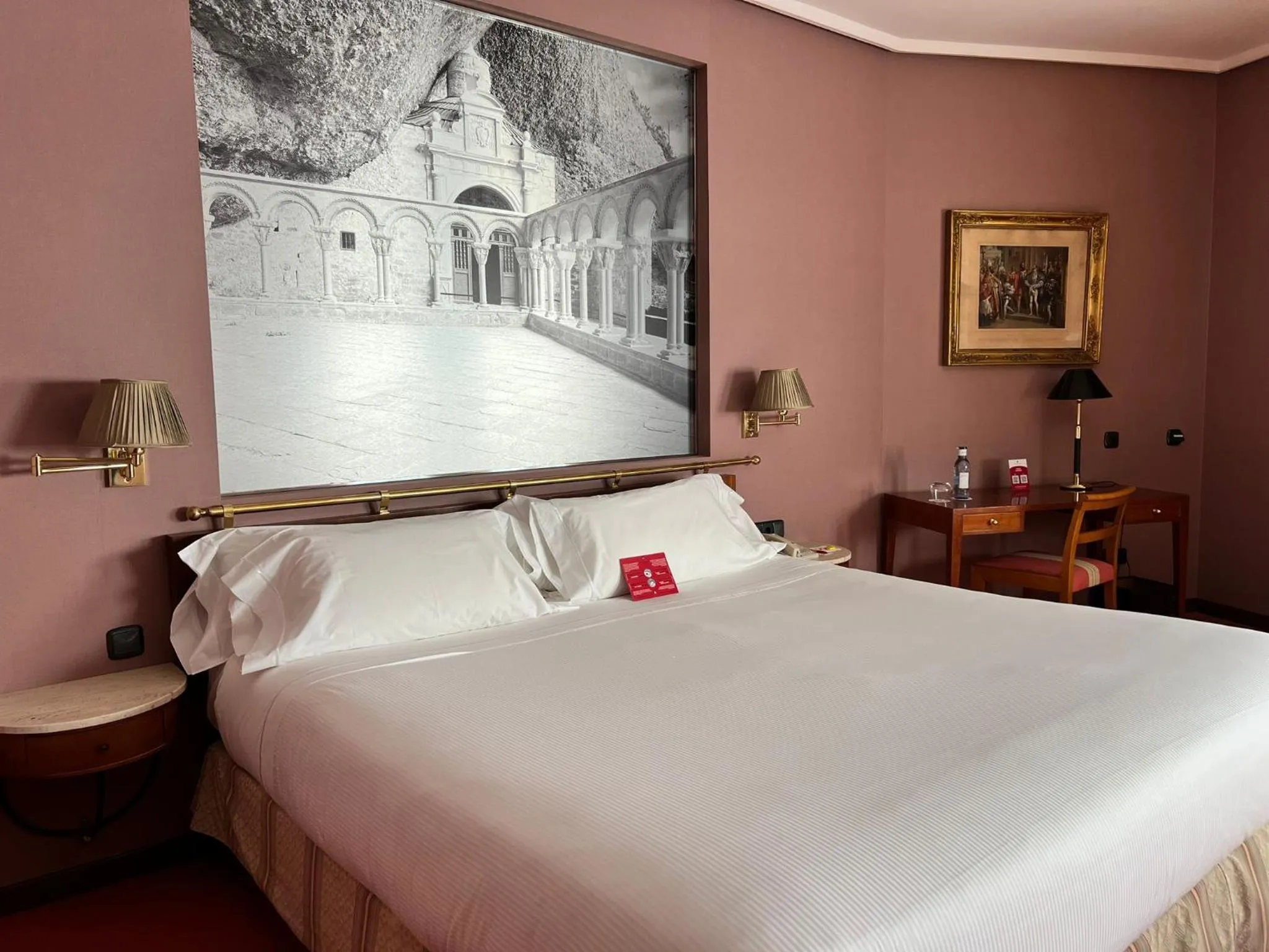 Bedroom, Bed in Hotel Palafox